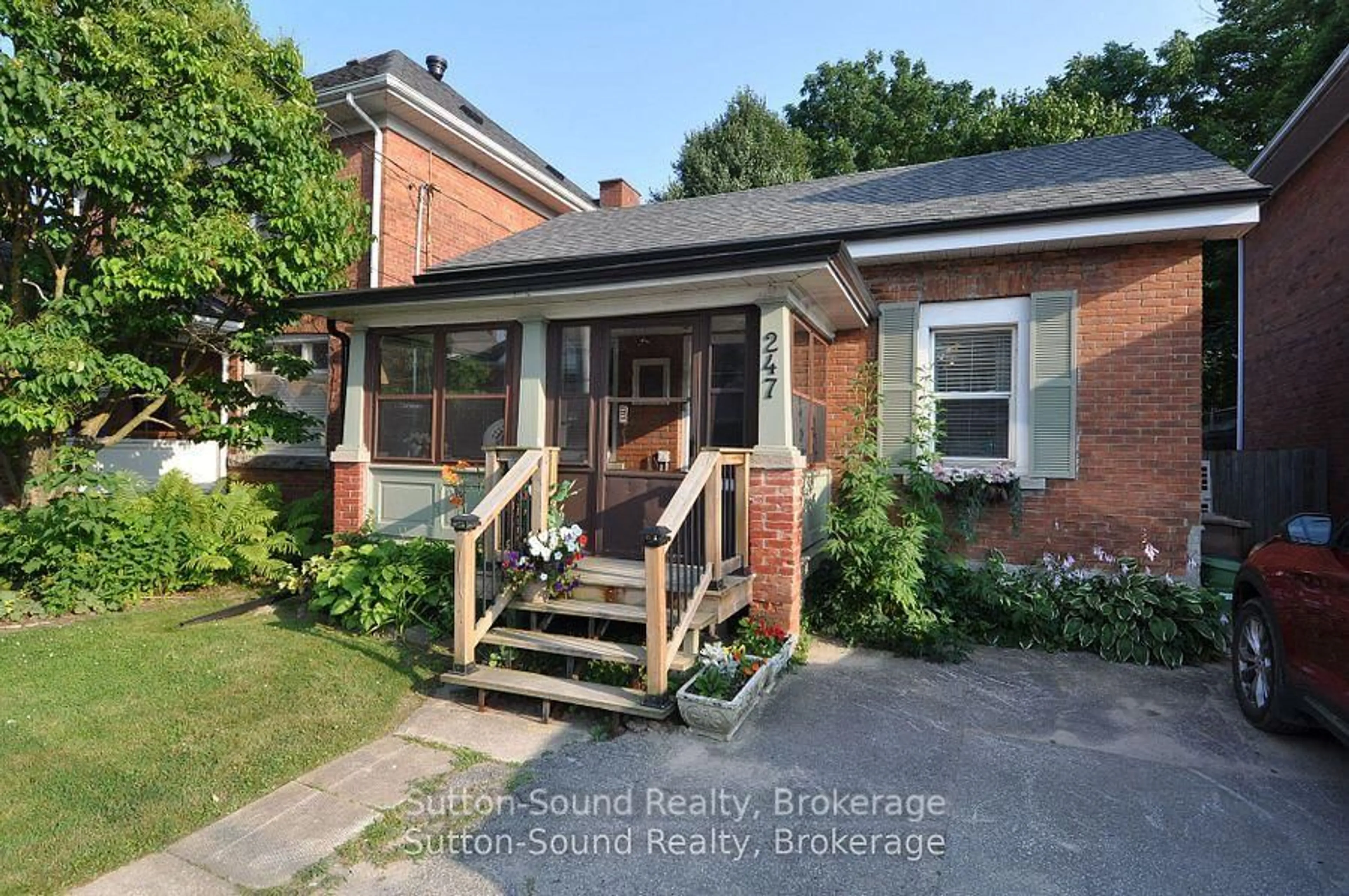 Home with brick exterior material, street for 247 6th St, Owen Sound Ontario N4K 1E8