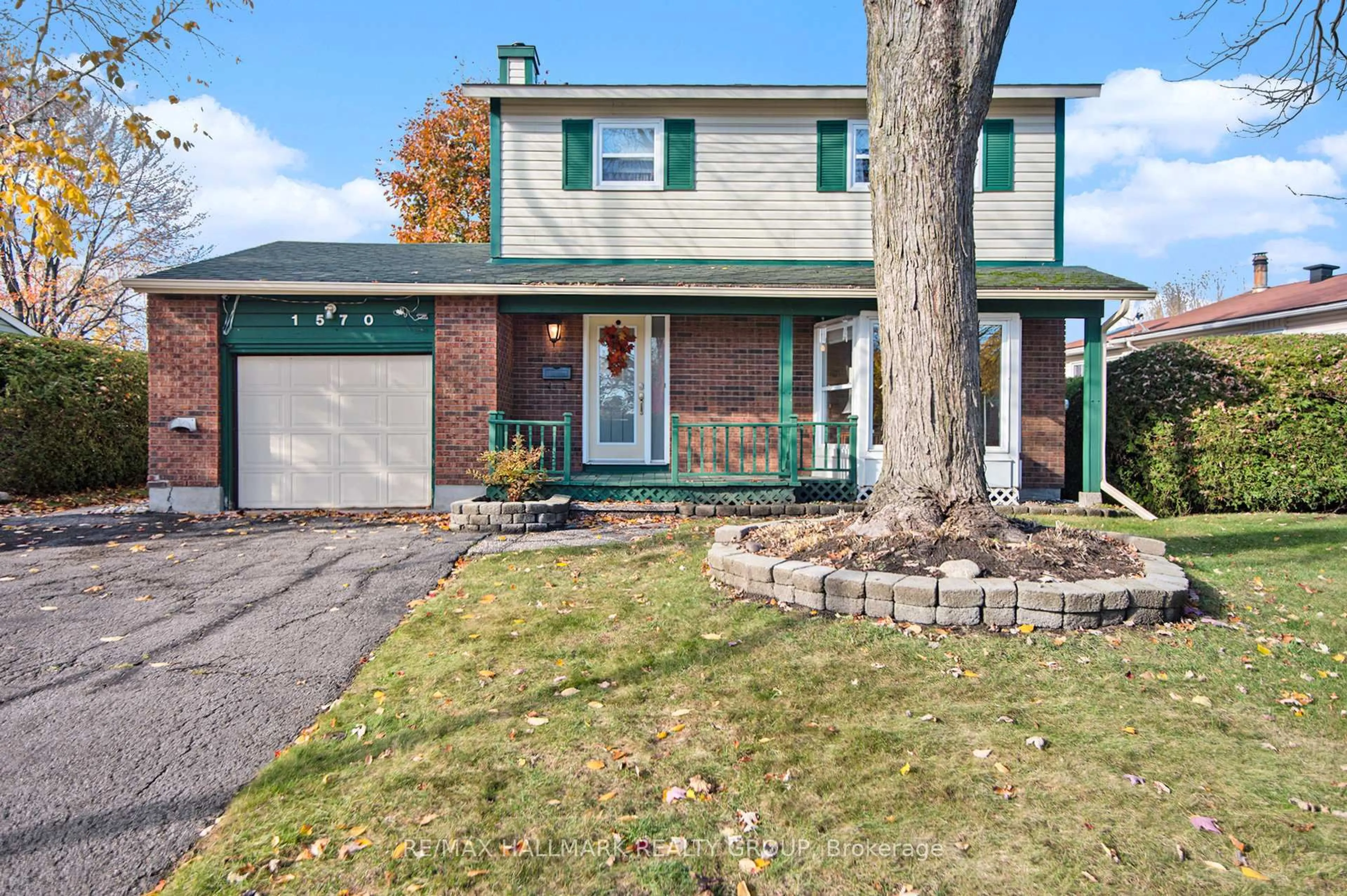 Home with vinyl exterior material, street for 1570 Payette Dr, Orleans Ontario K1E 1S9