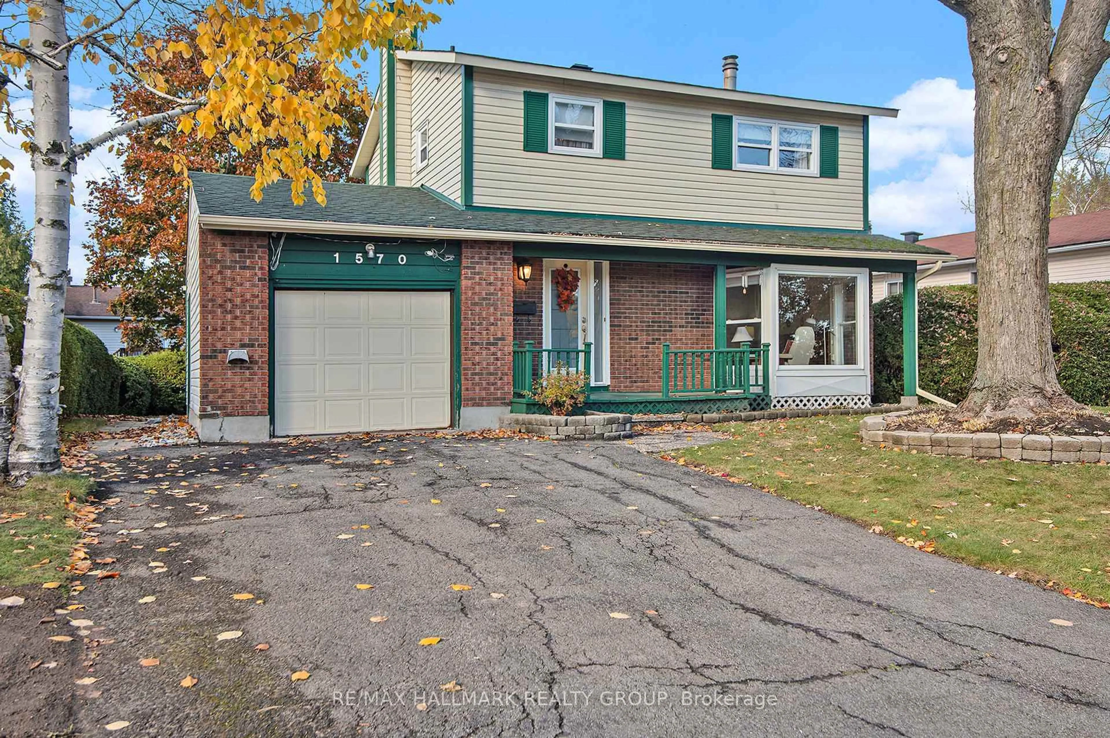 Home with brick exterior material, street for 1570 Payette Dr, Orleans Ontario K1E 1S9