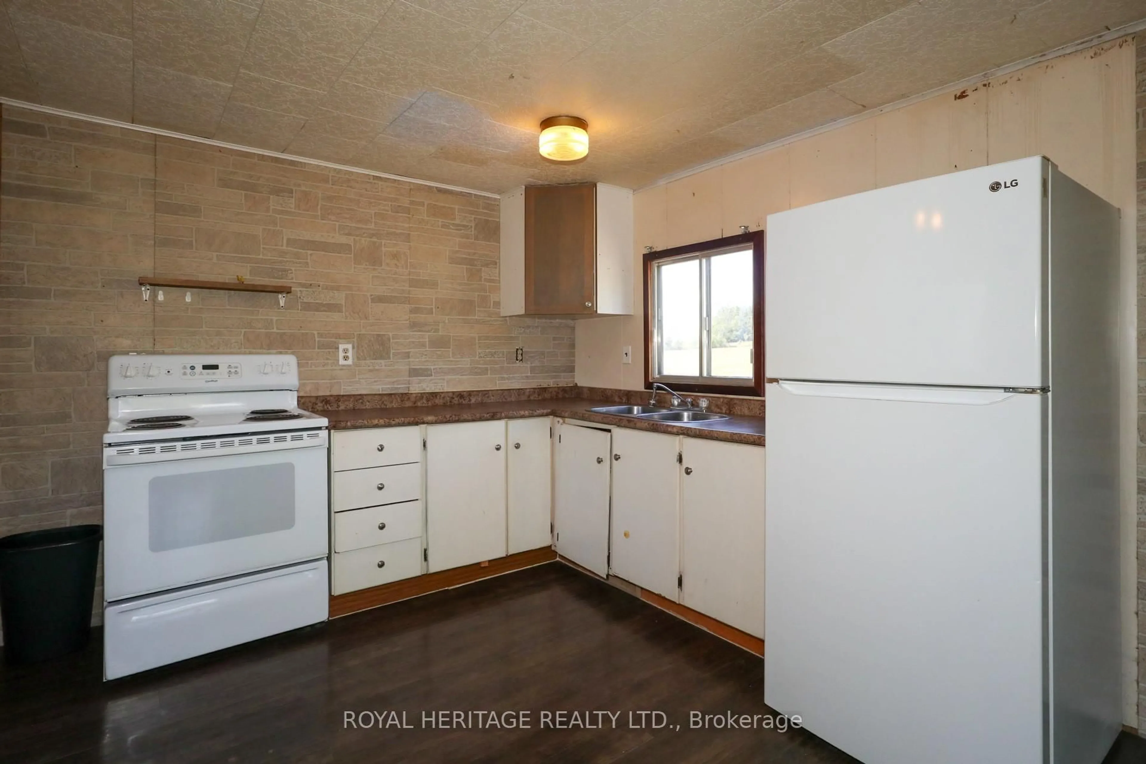 Standard kitchen, unknown for 161 Devitt's Rd, Kawartha Lakes Ontario K0M 1A0