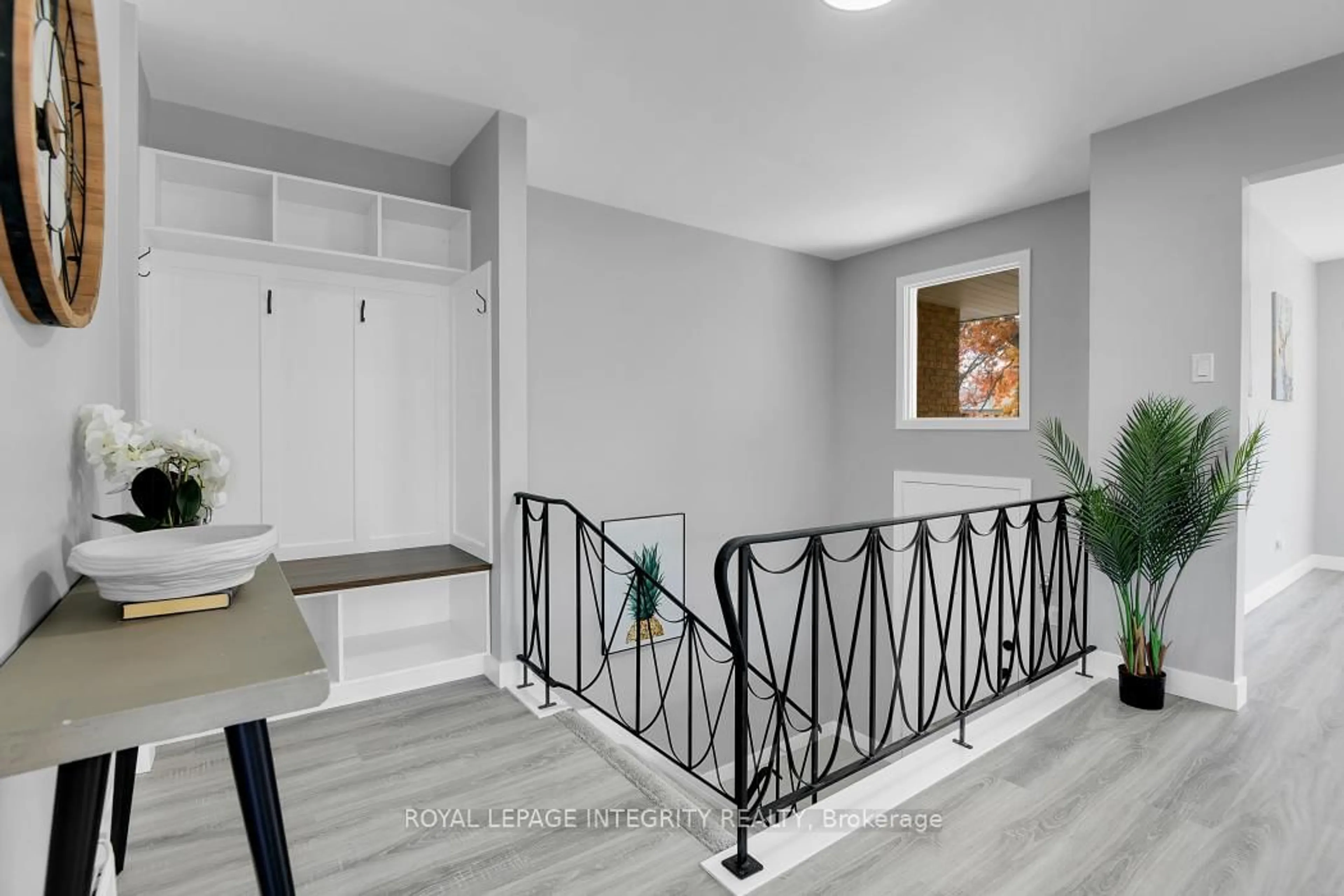 Indoor entryway for 3 Ashwick Crt, Ottawa Ontario K2G 3S4