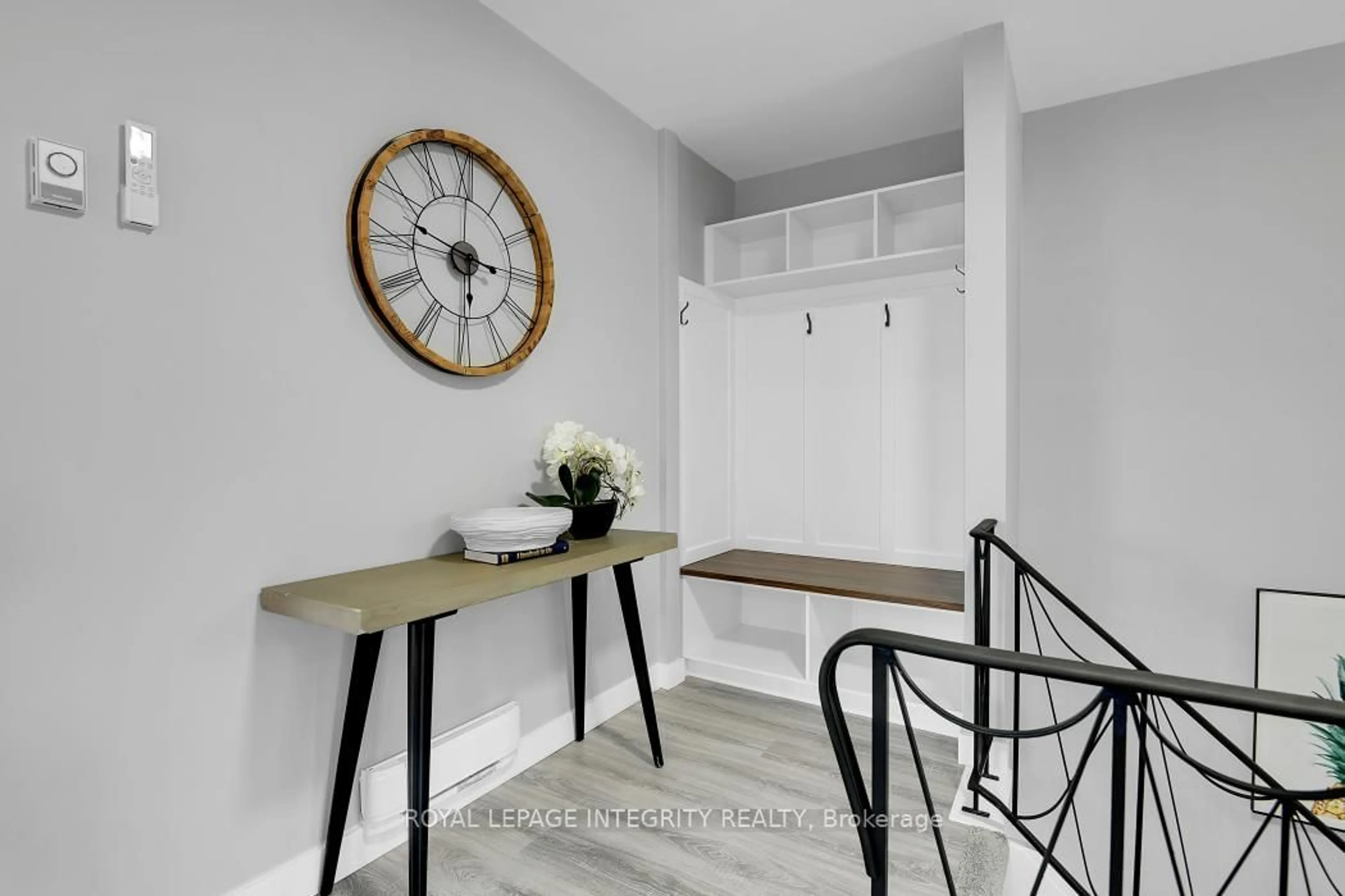 Indoor entryway for 3 Ashwick Crt, Ottawa Ontario K2G 3S4