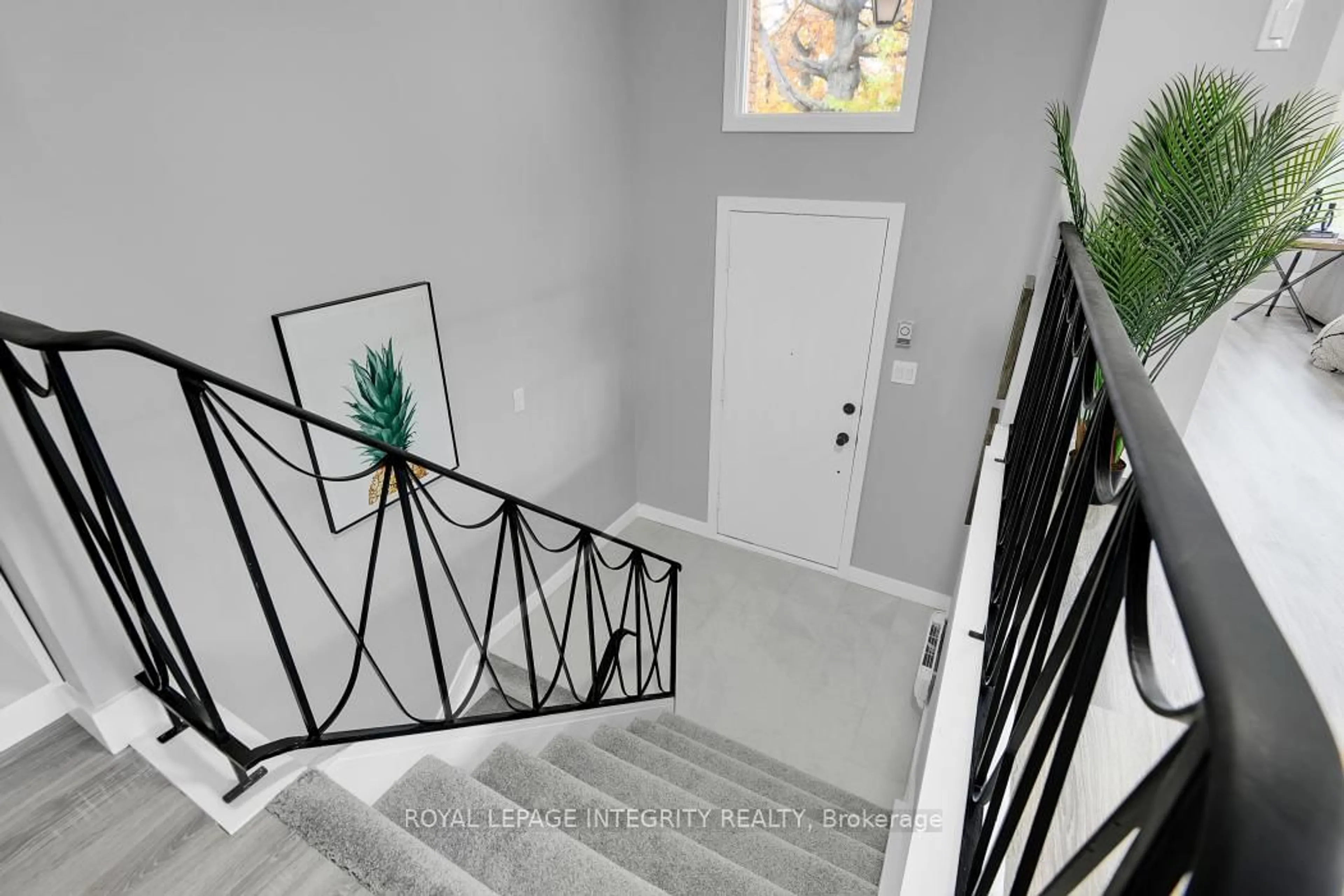 Unknown for 3 Ashwick Crt, Ottawa Ontario K2G 3S4