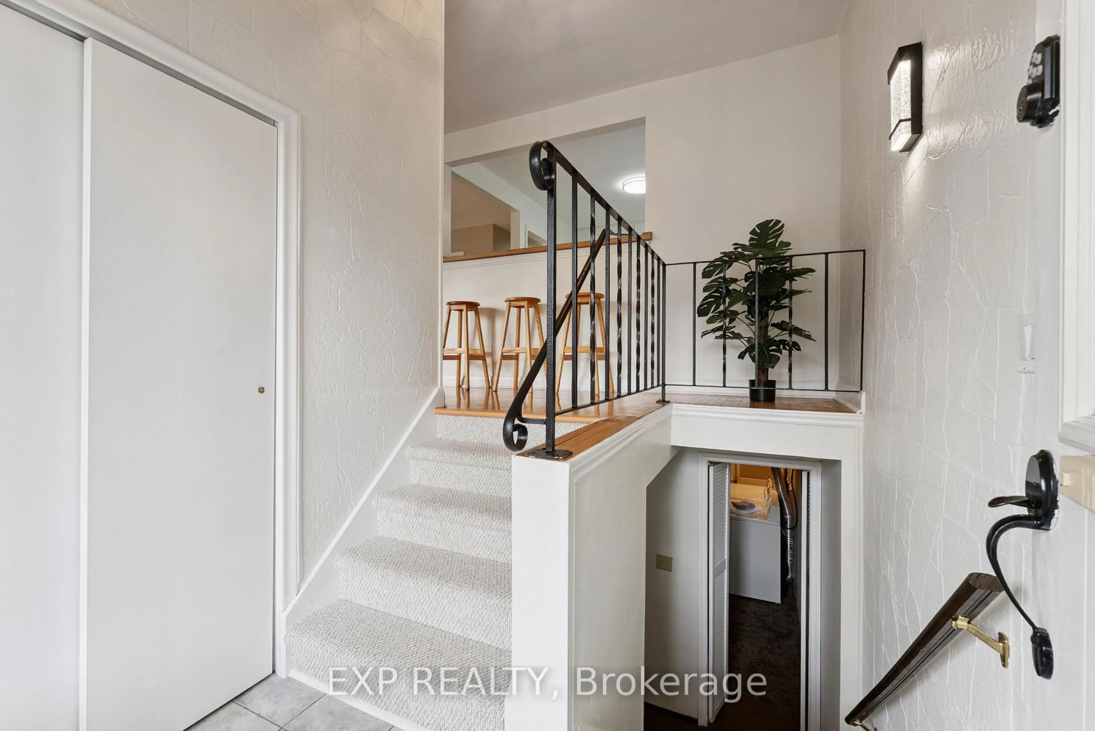 Indoor entryway for 218 Farley Ave, Belleville Ontario K8N 4L5