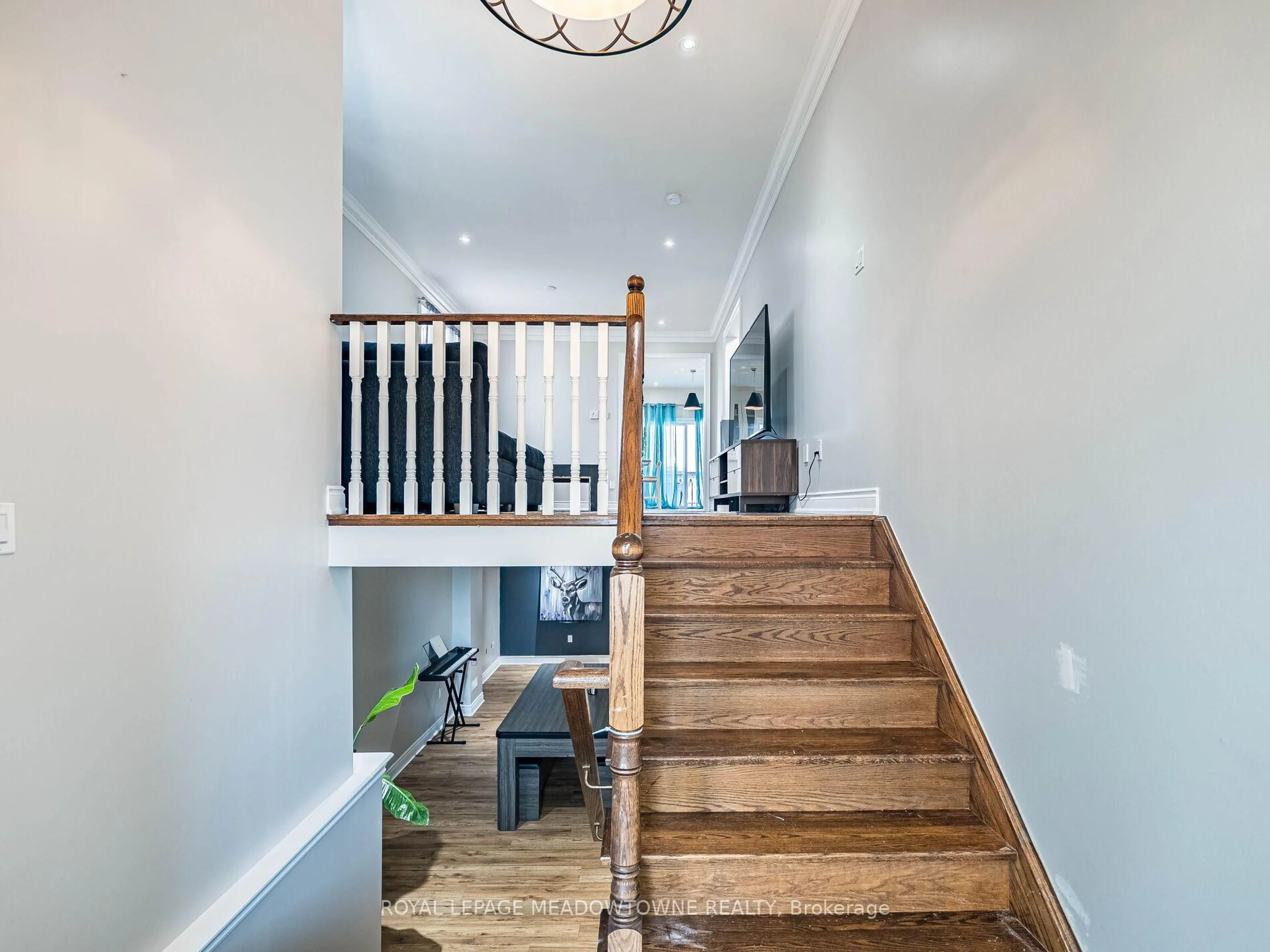 Stairs for 543 Wansbrough Way, Shelburne Ontario L9V 2S6
