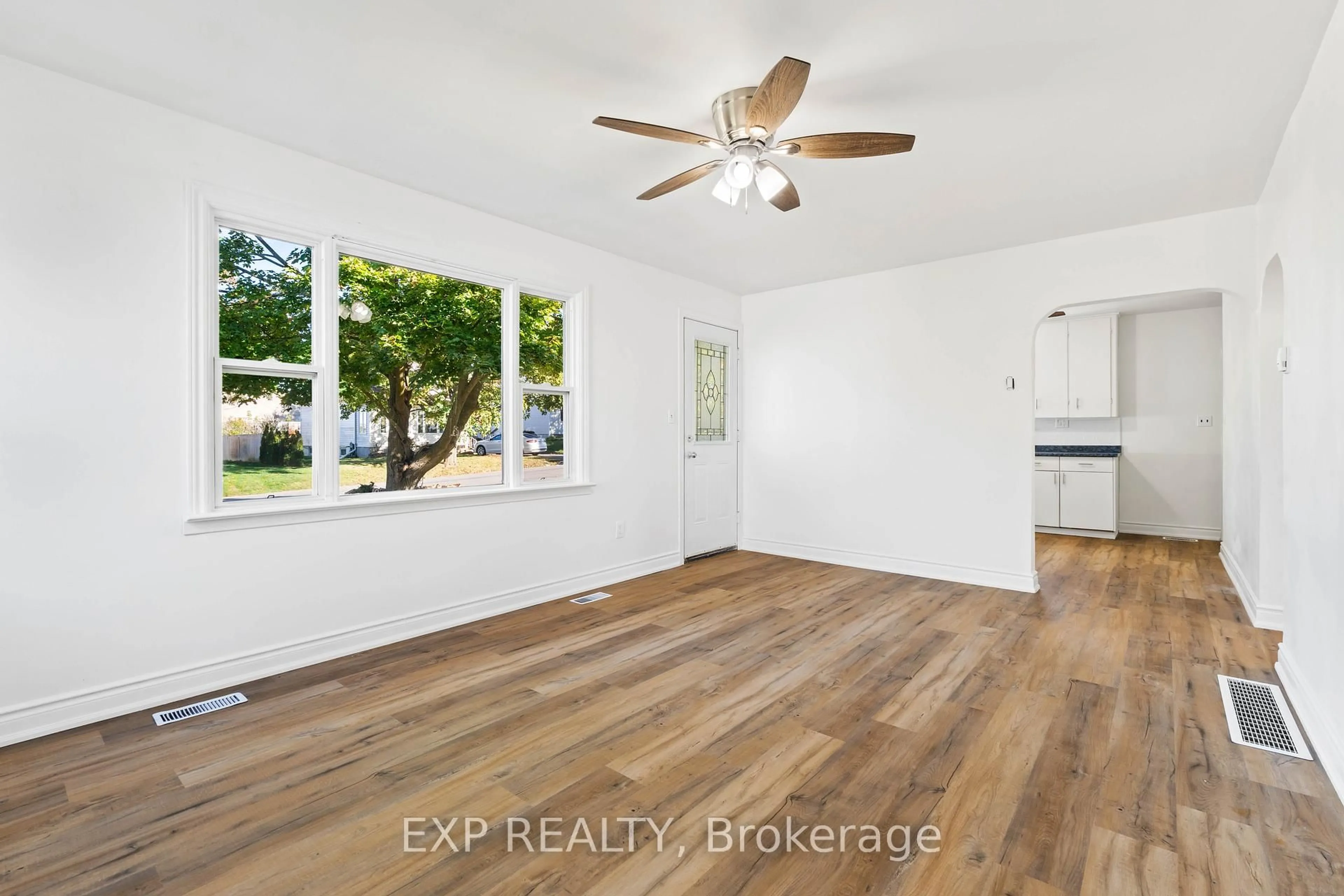 A pic of a room for 16 Valleyview Cres, Belleville Ontario K8P 3G1