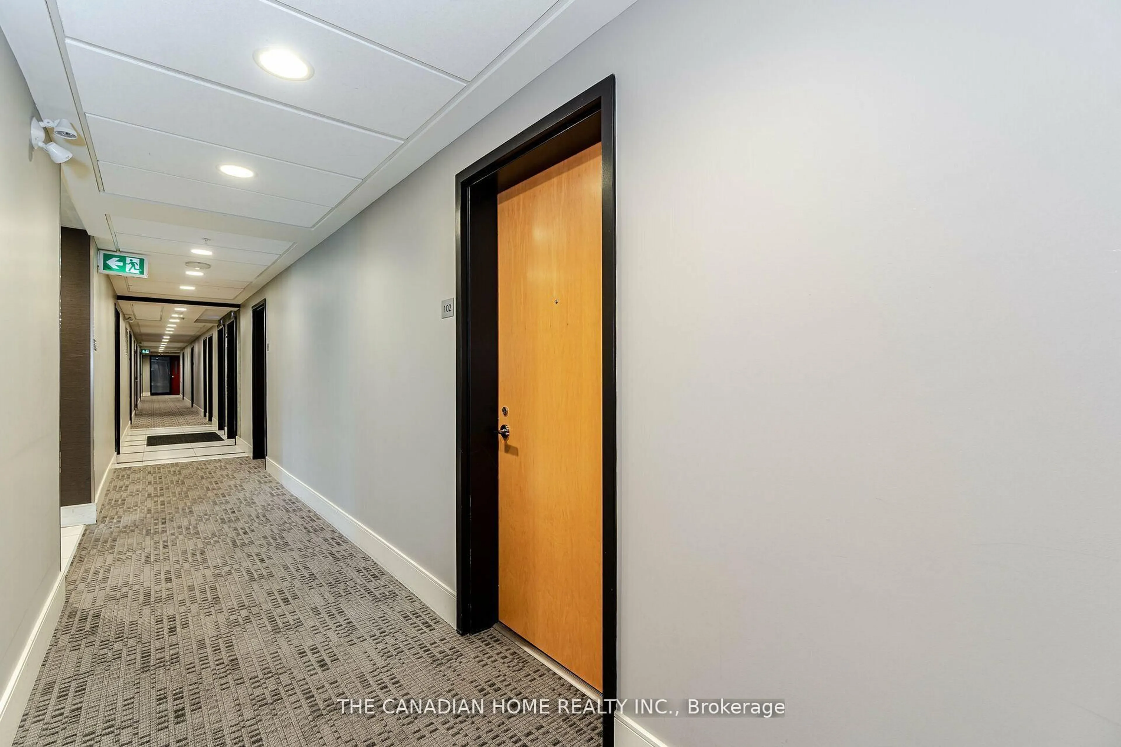 Indoor foyer for 155 ST. LEGER St #102, Kitchener Ontario N2H 0B9