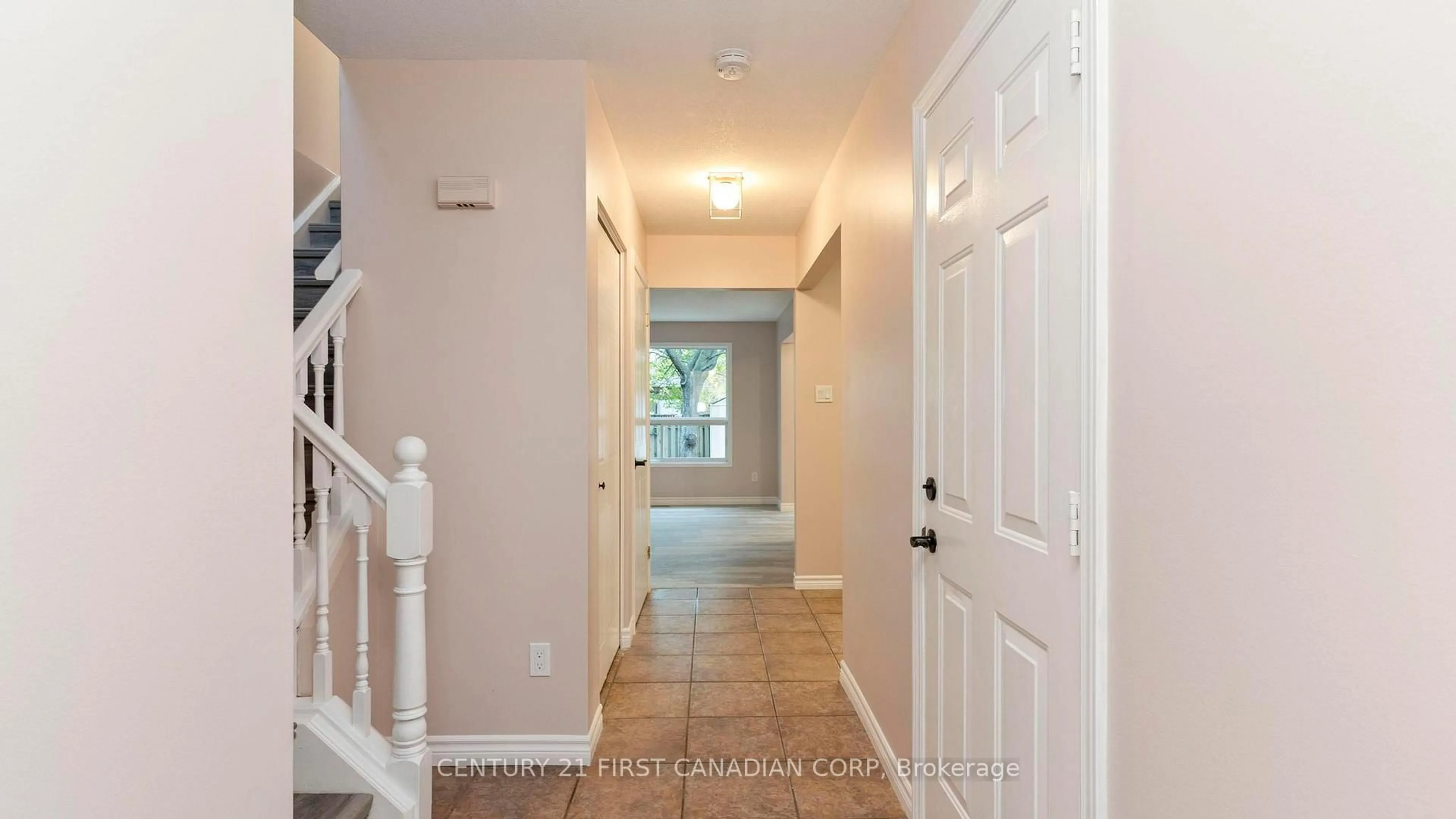 Indoor entryway for 288 Jensen Rd, London East Ontario N5V 4X3