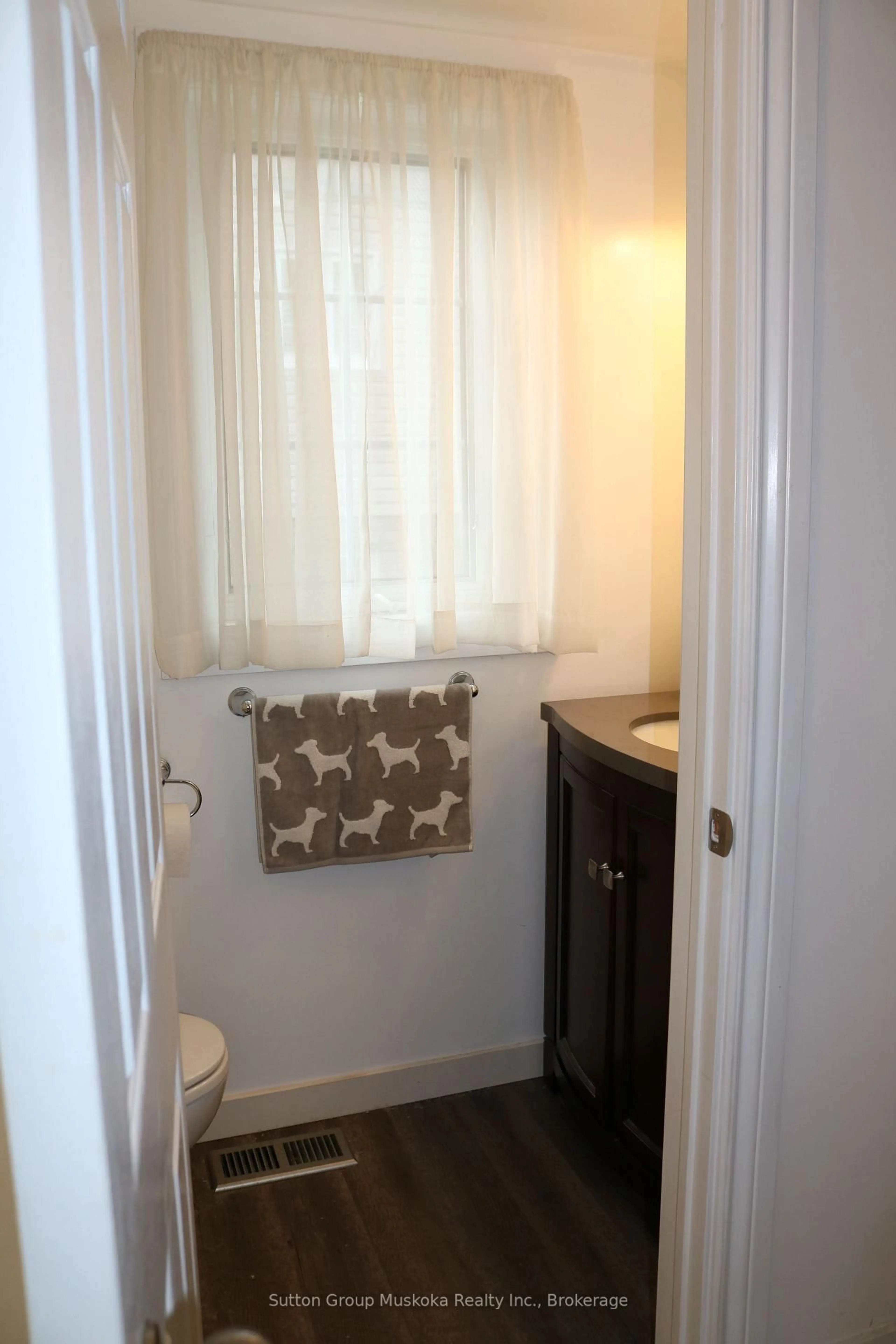 Standard bathroom, floor is not visible for 20 Dairy Lane #B1, Huntsville Ontario P1H 2L1