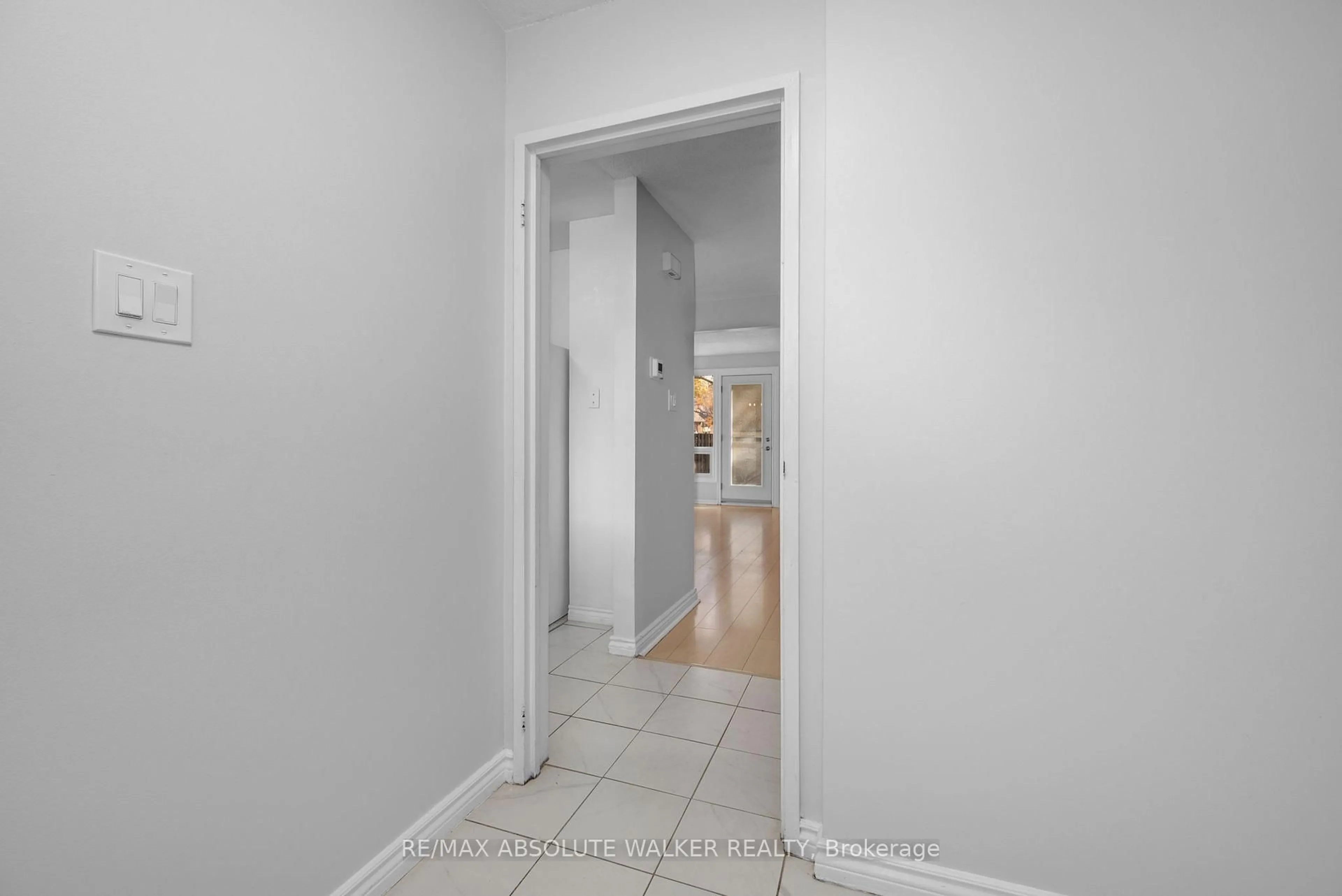 Unknown for 23 Mcclintock Way #102, Kanata Ontario K2L 2A3