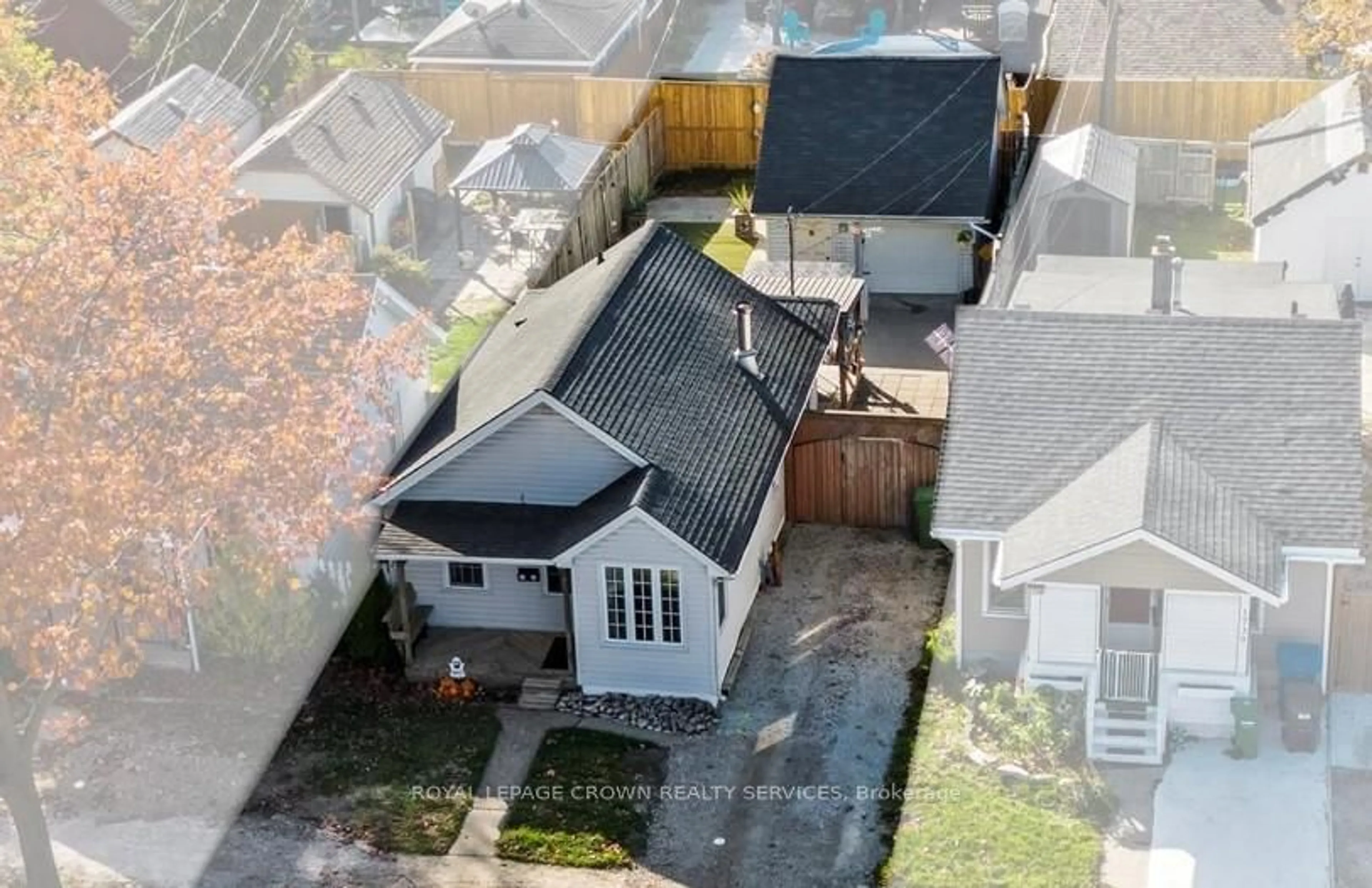 A pic from outside/outdoor area/front of a property/back of a property/a pic from drone, street for 1743 St Luke Rd, Windsor Ontario N8Y 3N7
