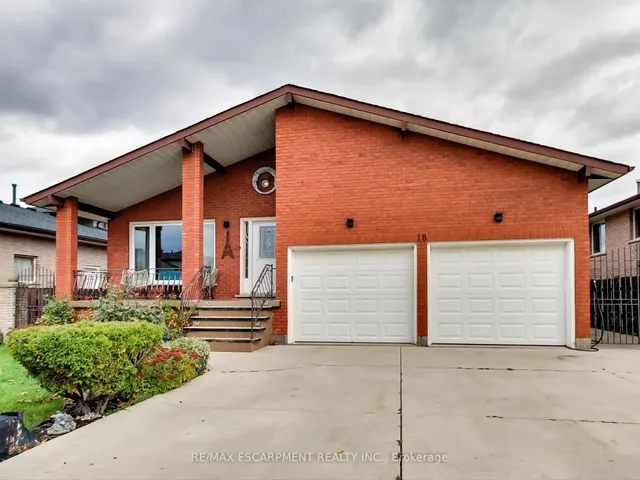 18 Pavarotti Crt, Hamilton 2