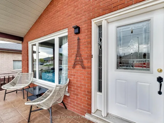 18 Pavarotti Crt, Hamilton 3
