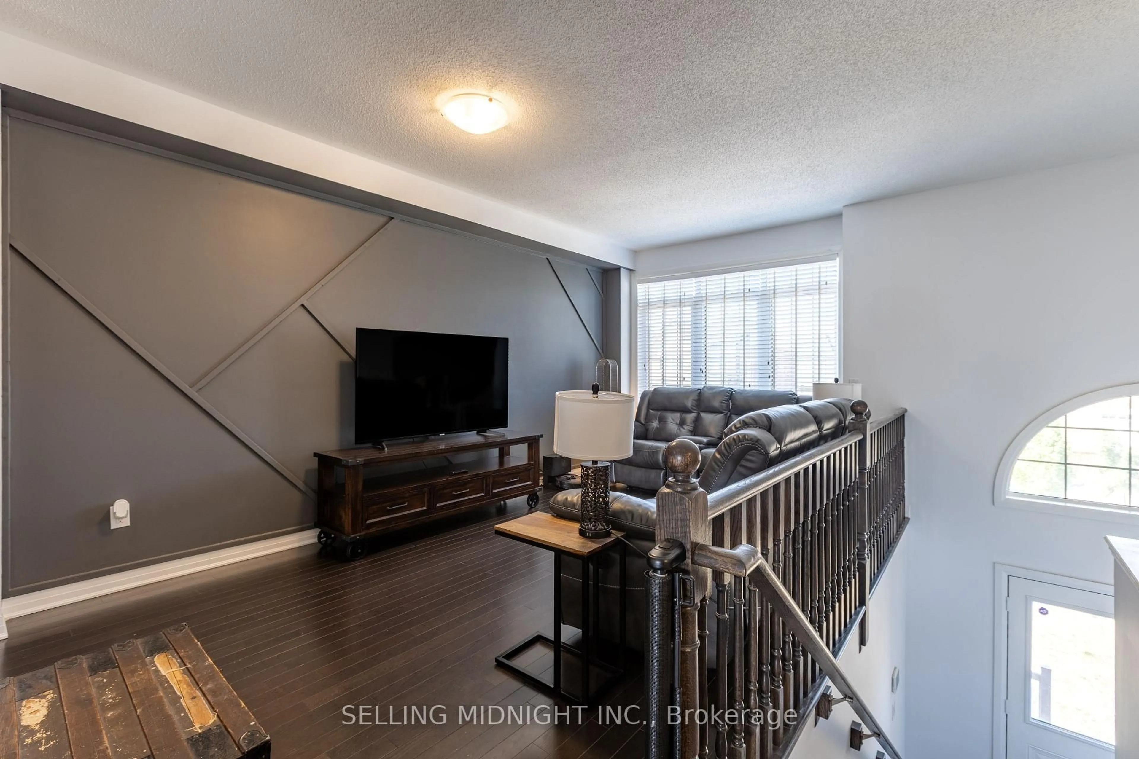 Living room with furniture, unknown for 4020 Fracchioni Dr, Lincoln Ontario L3J 0R8