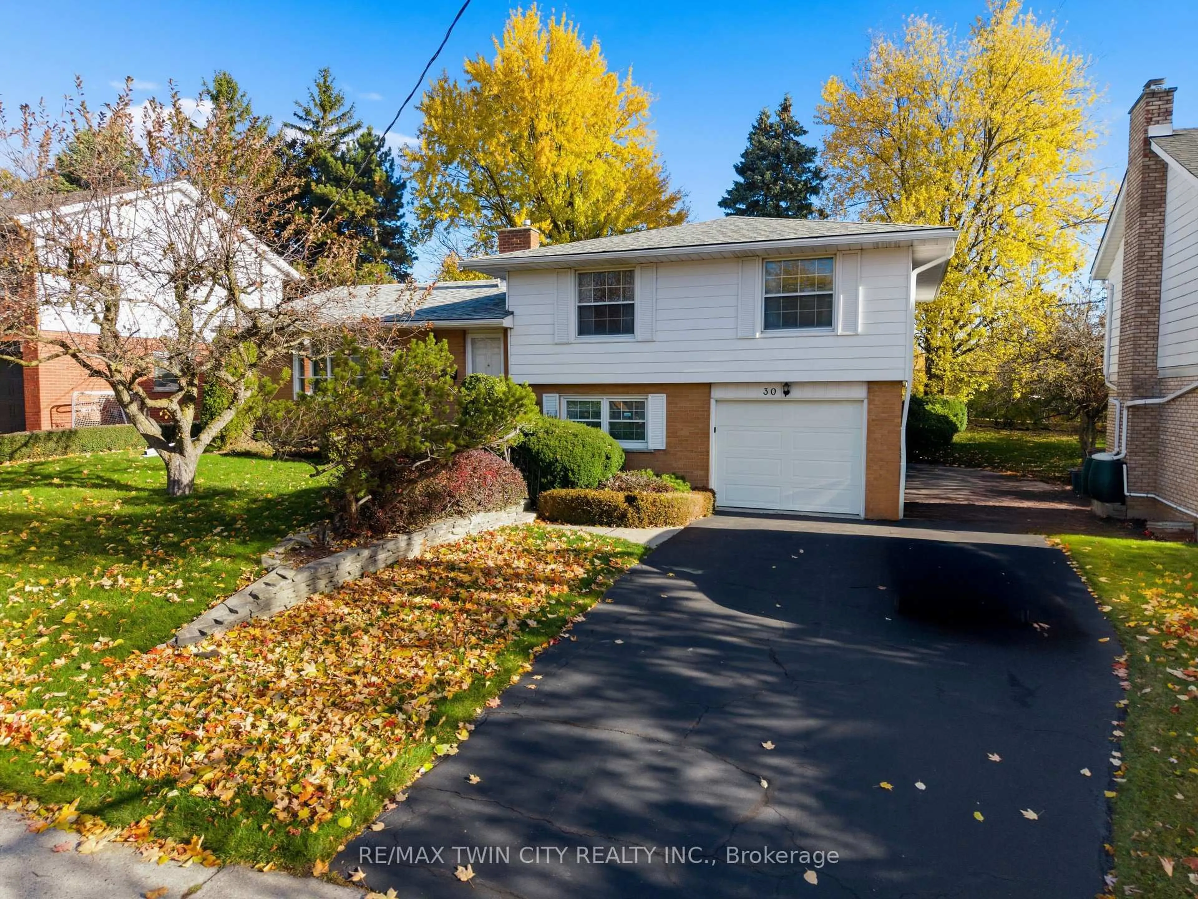 Unknown for 30 Thornridge Cres, Kitchener Ontario N2M 4W1