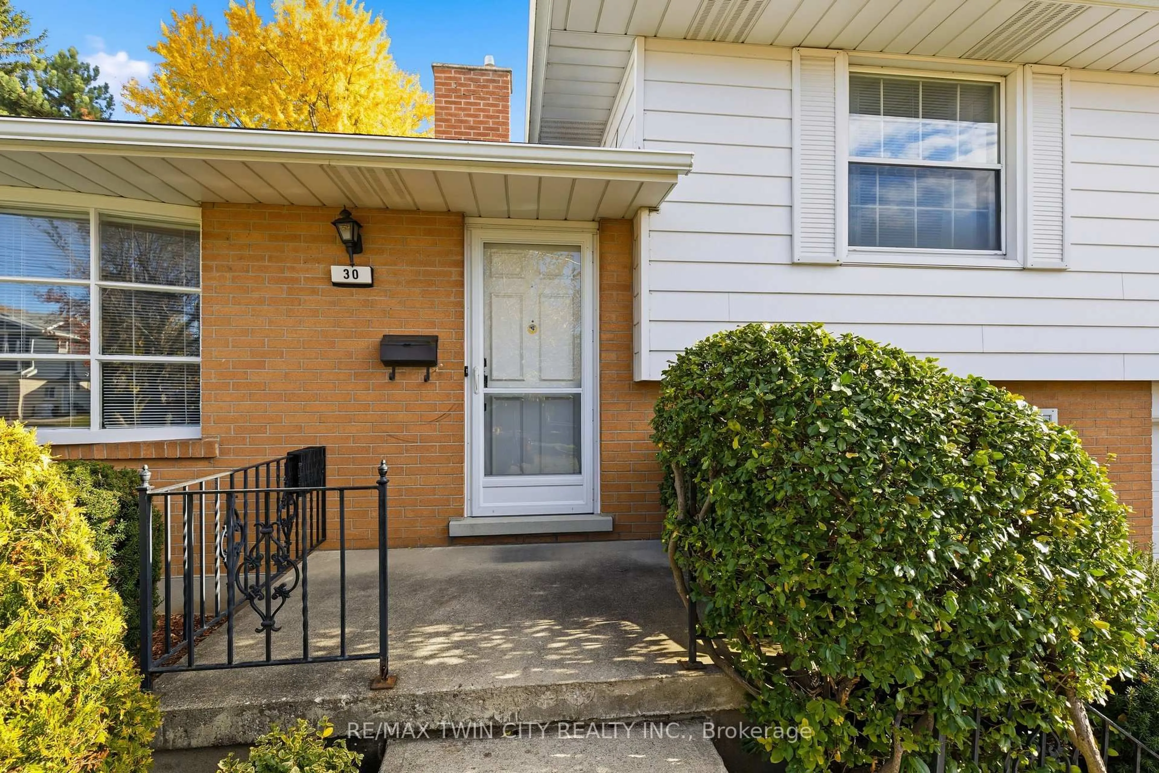 Unknown for 30 Thornridge Cres, Kitchener Ontario N2M 4W1