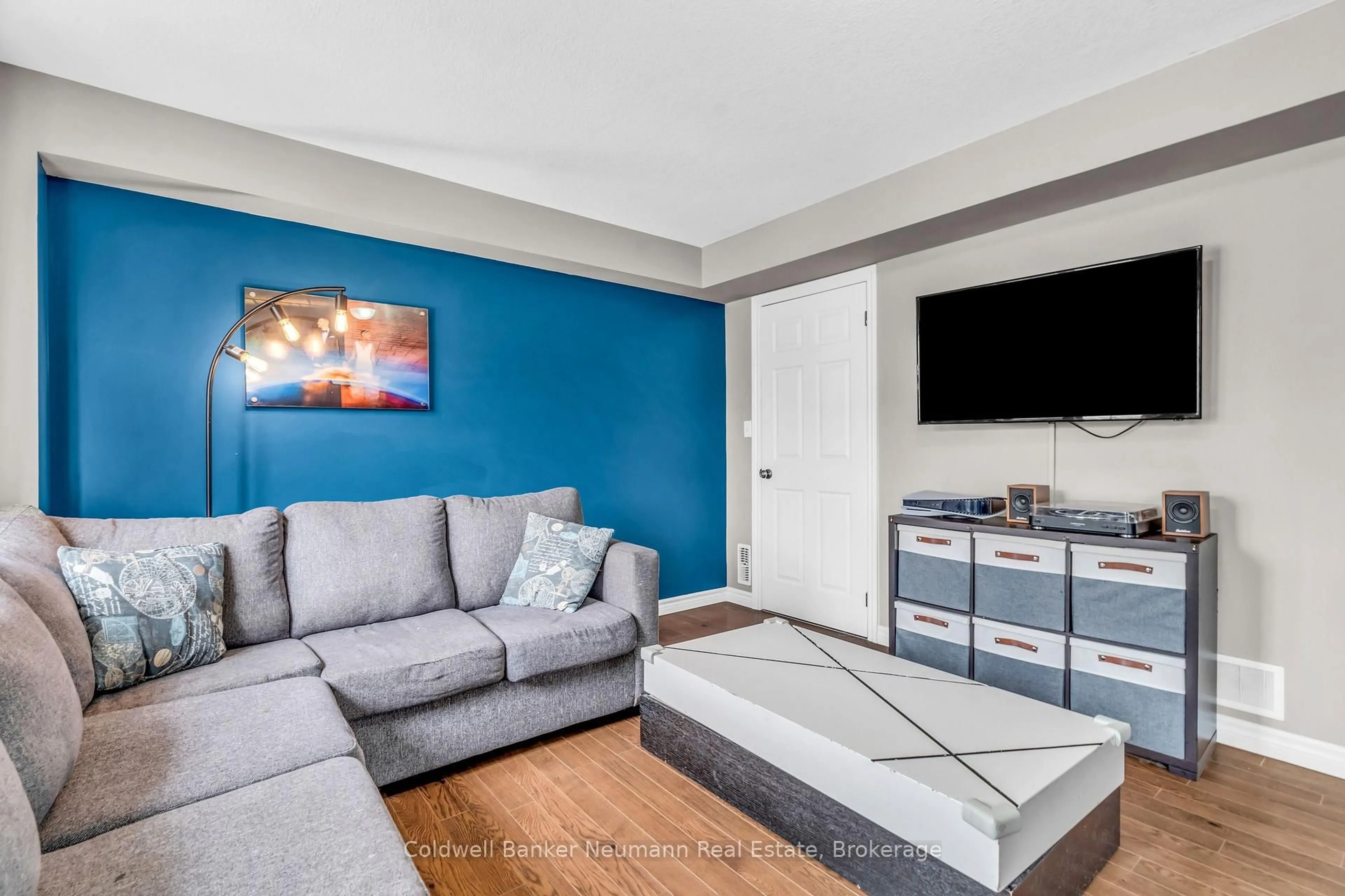 Living room with furniture, unknown for 644 Woodlawn Rd #A, Guelph Ontario N1E 0K4