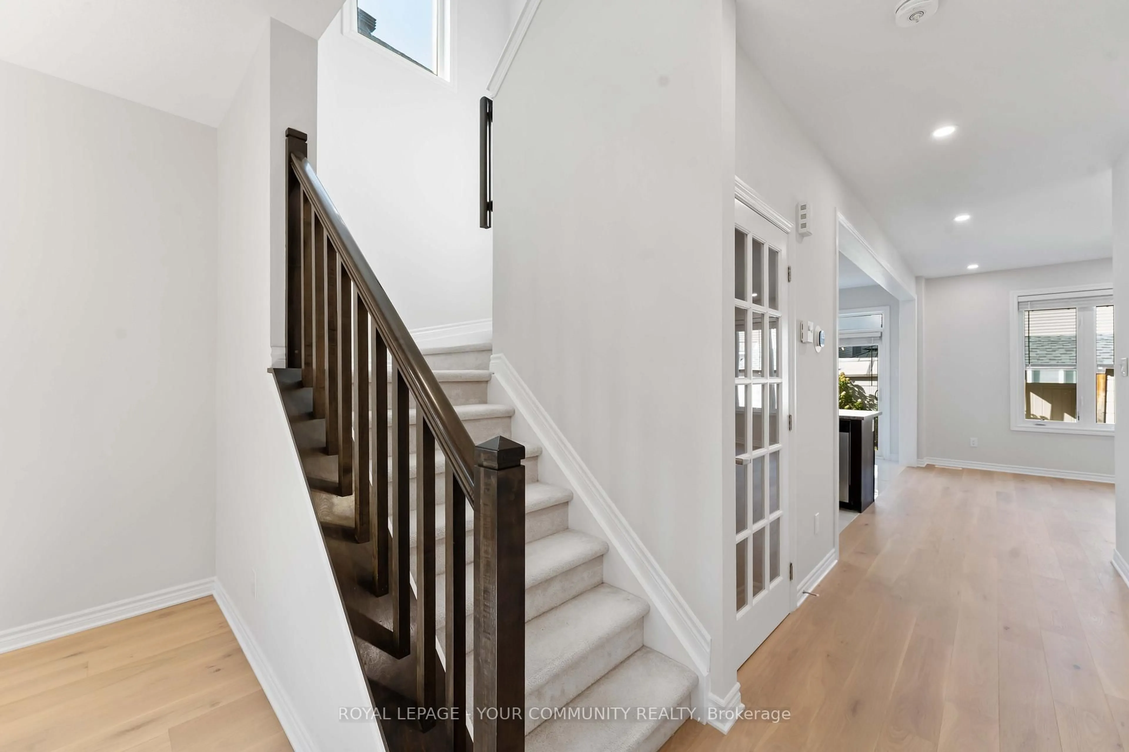 Stairs for 536 Dundonald Dr, Ottawa Ontario K2J 5X1