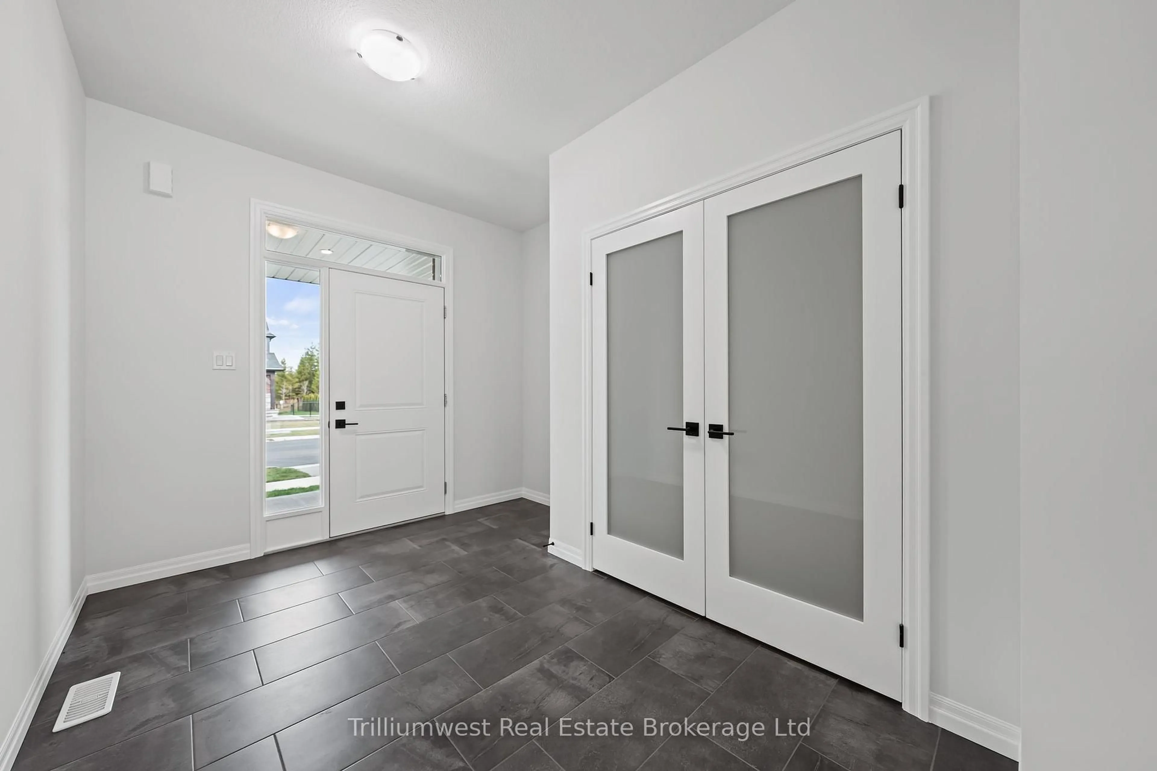 Indoor entryway for 107 Harrison St, Centre Wellington Ontario N0B 1S0