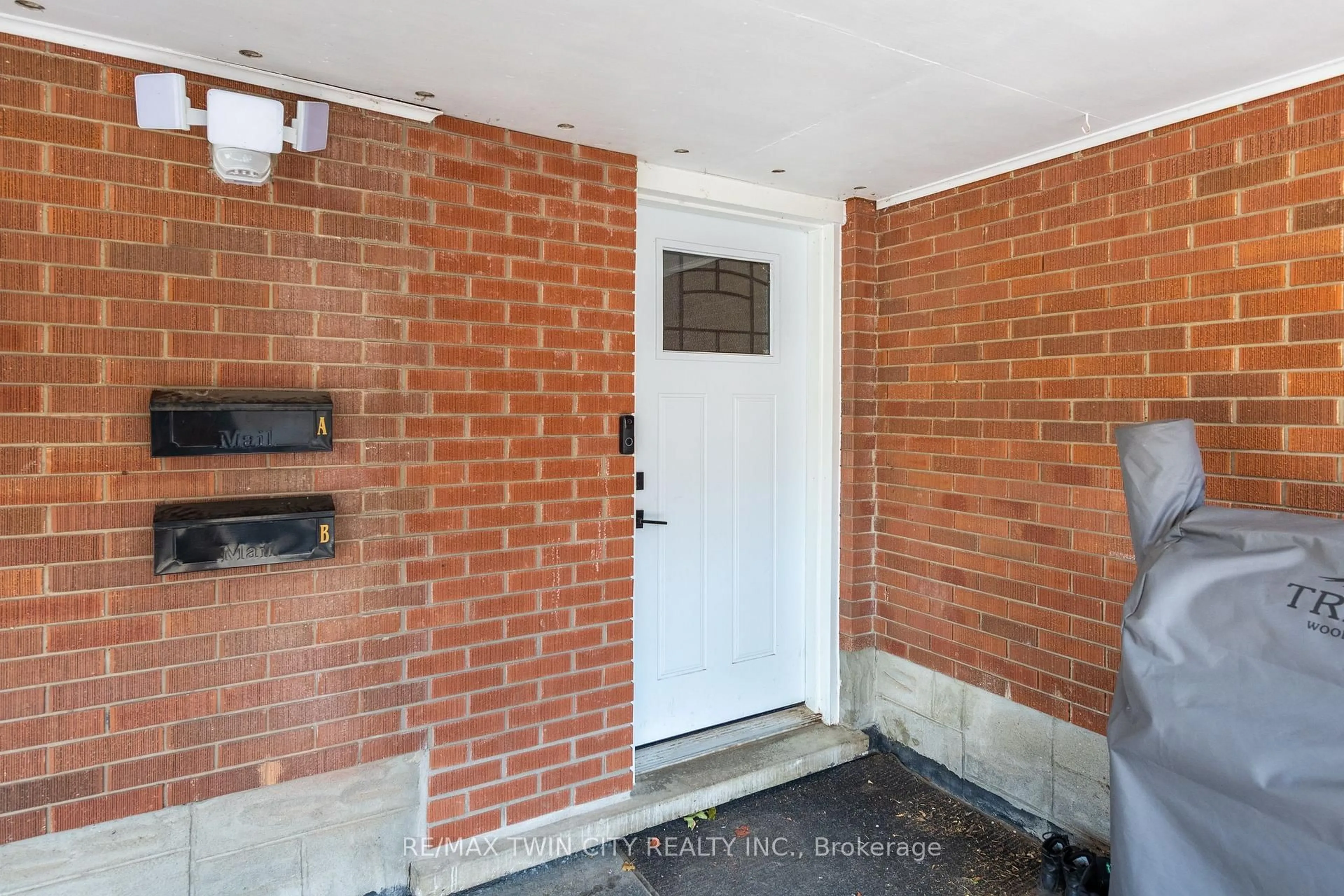 Unknown for 1067 Bernhardt St, Cambridge Ontario N3H 2X9