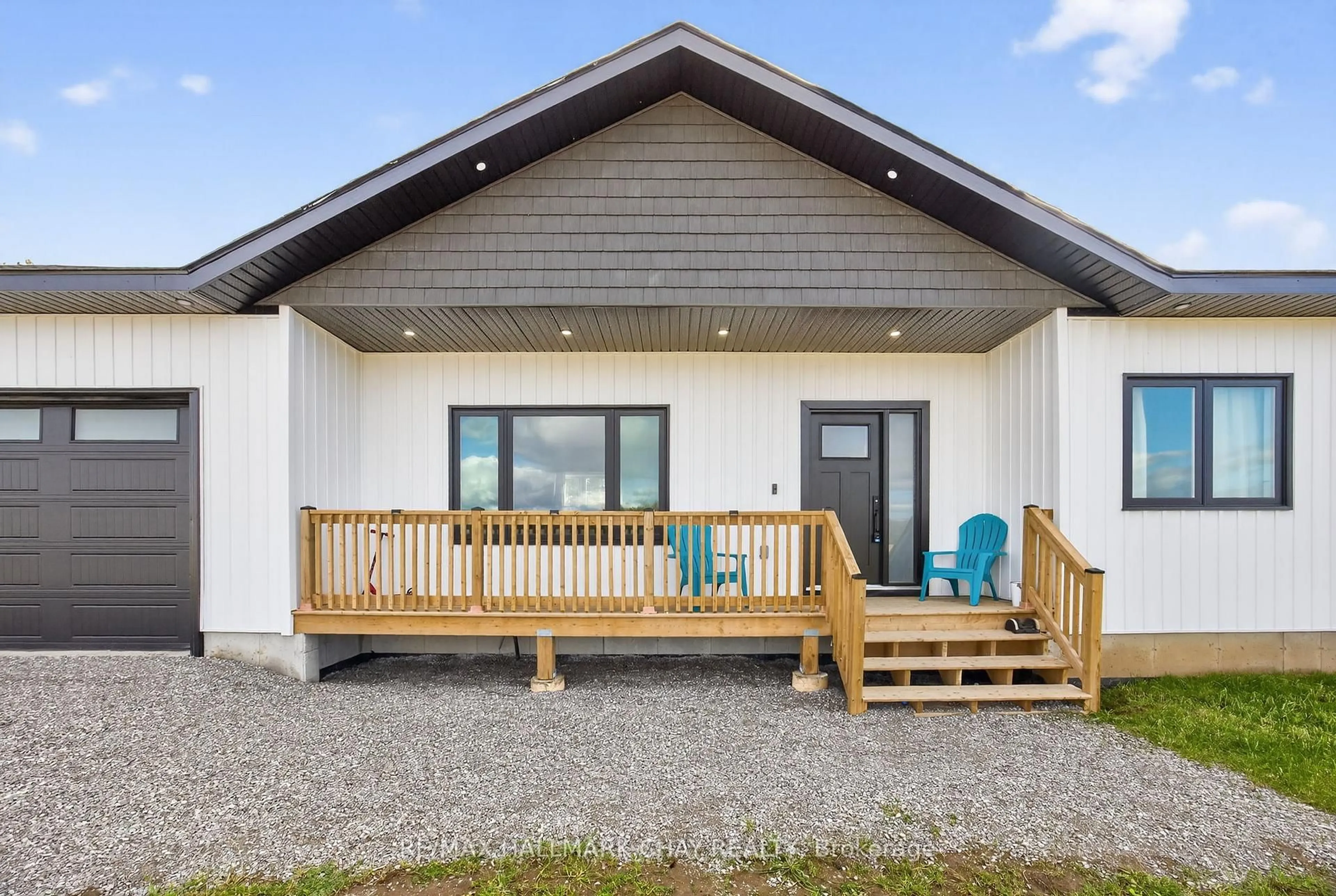 Home with vinyl exterior material, unknown for 122 Day Dr, Kawartha Lakes Ontario L3V 6H5