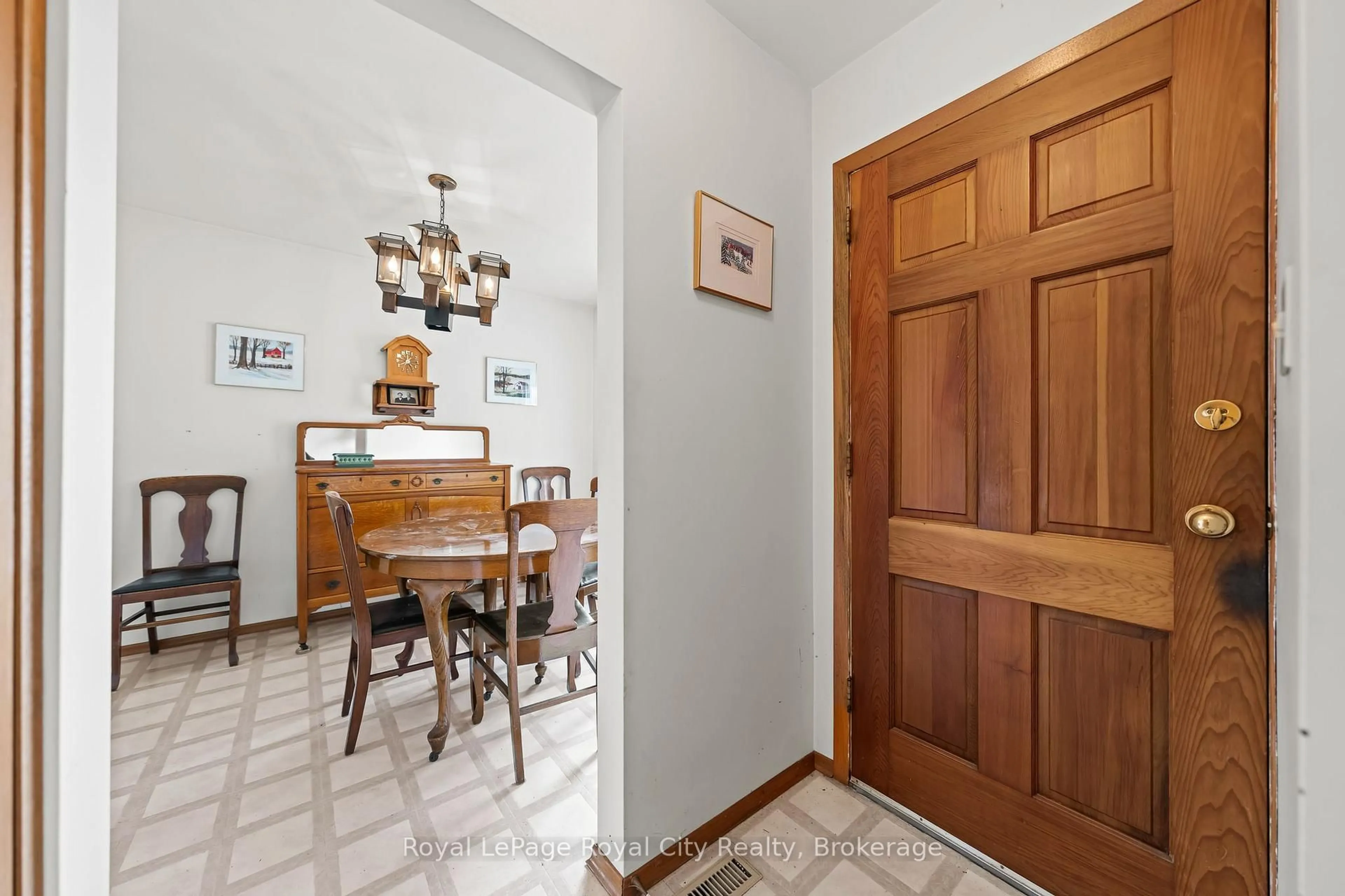 Dining room, unknown for 17 Muskoka Dr, Guelph Ontario N1E 6E1