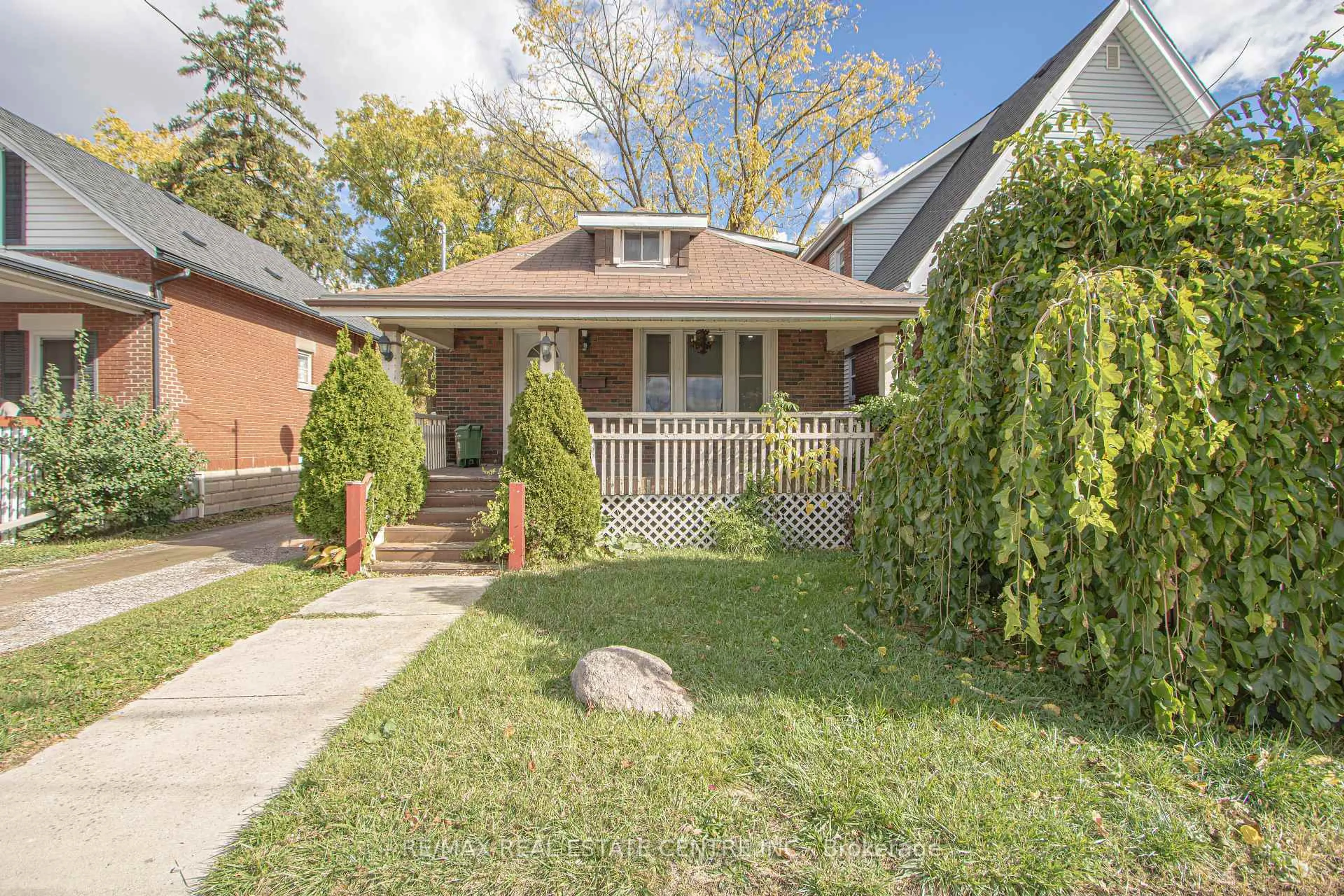 Home with brick exterior material, street for 386 Wharncliffe Rd, London South Ontario N6J 2M1