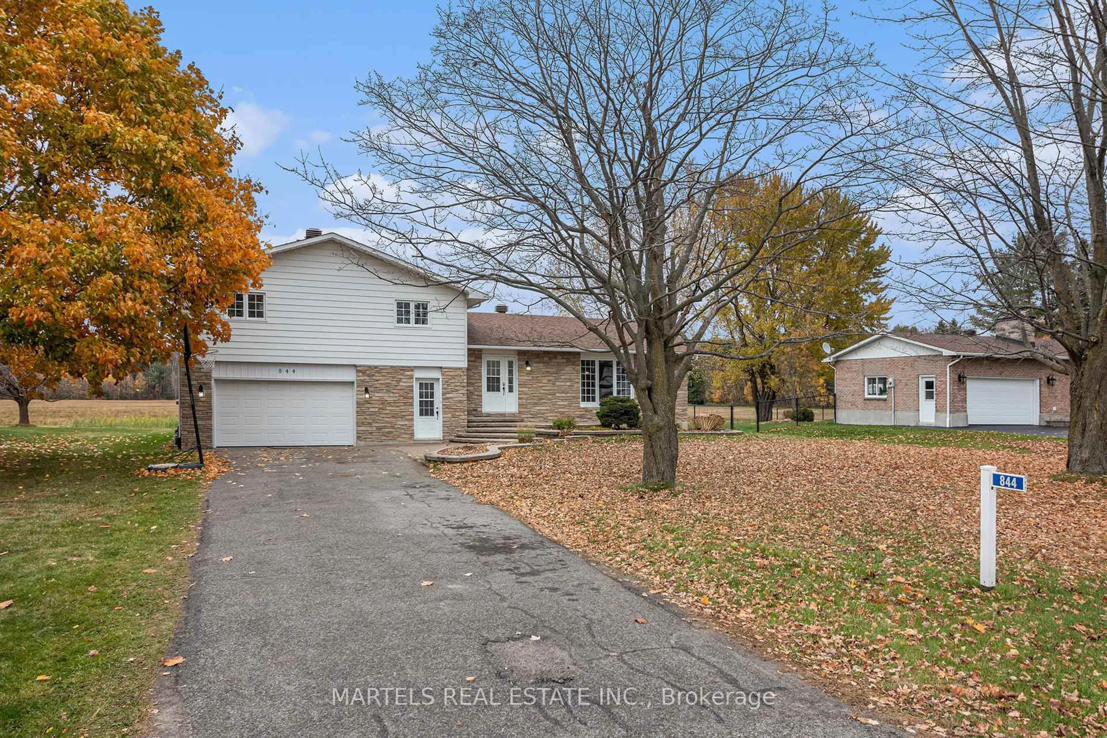 A pic from outside/outdoor area/front of a property/back of a property/a pic from drone, street for 844 Principale St, Casselman Ontario K0A 1M0