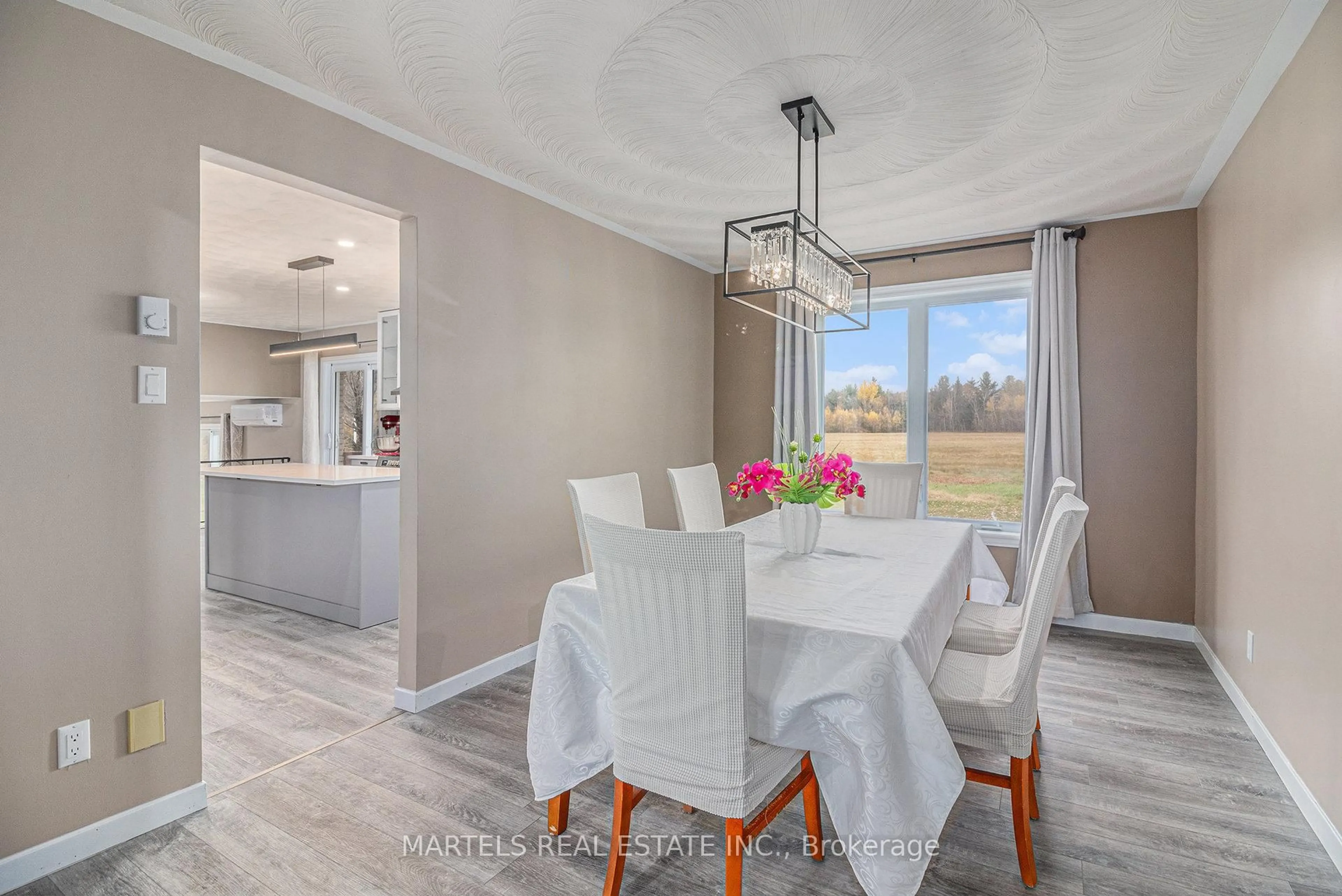 Dining room, ceramic/tile floor for 844 Principale St, Casselman Ontario K0A 1M0