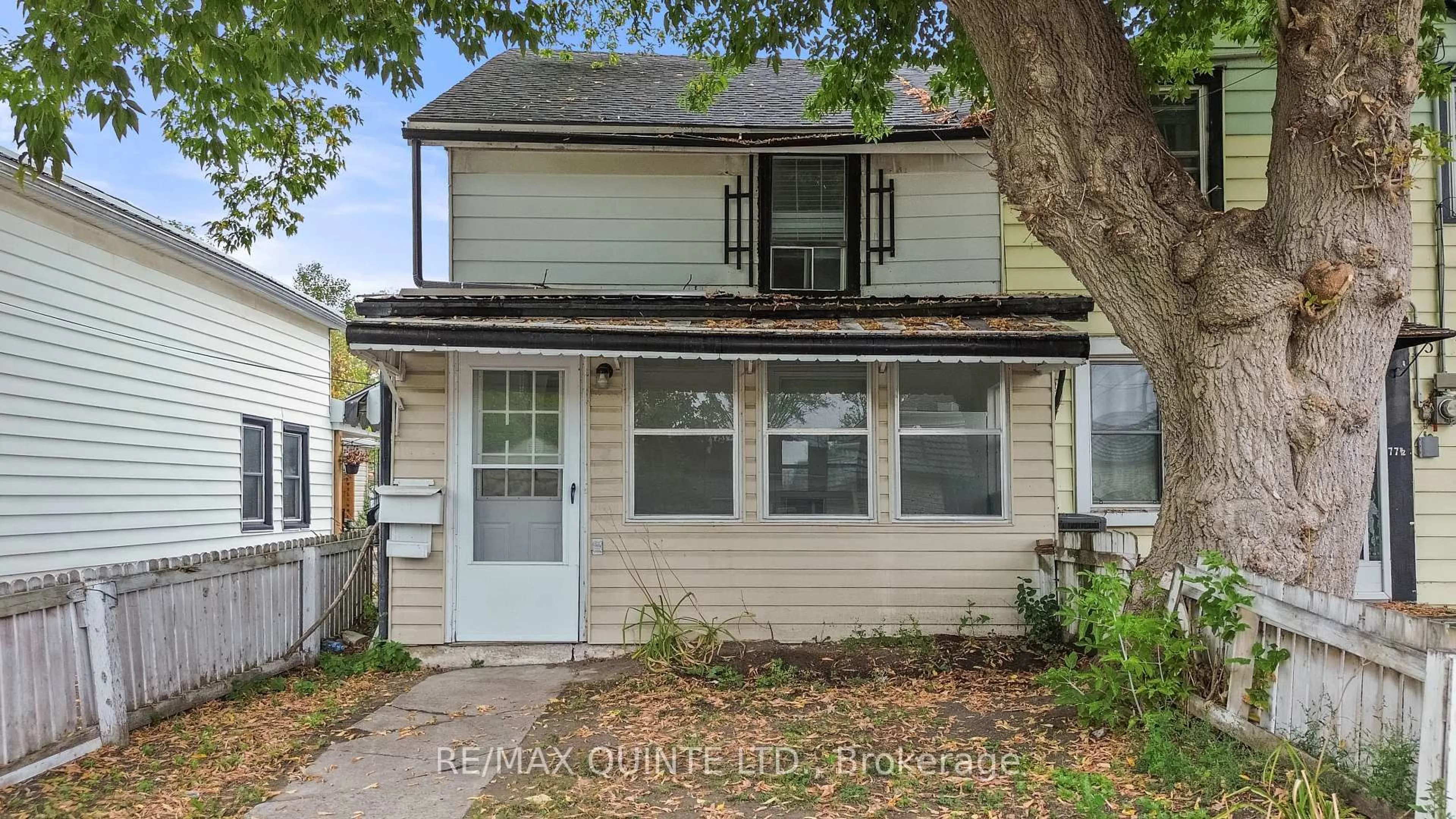 Home with vinyl exterior material, street for 79 South Church St, Belleville Ontario K8V 3B7