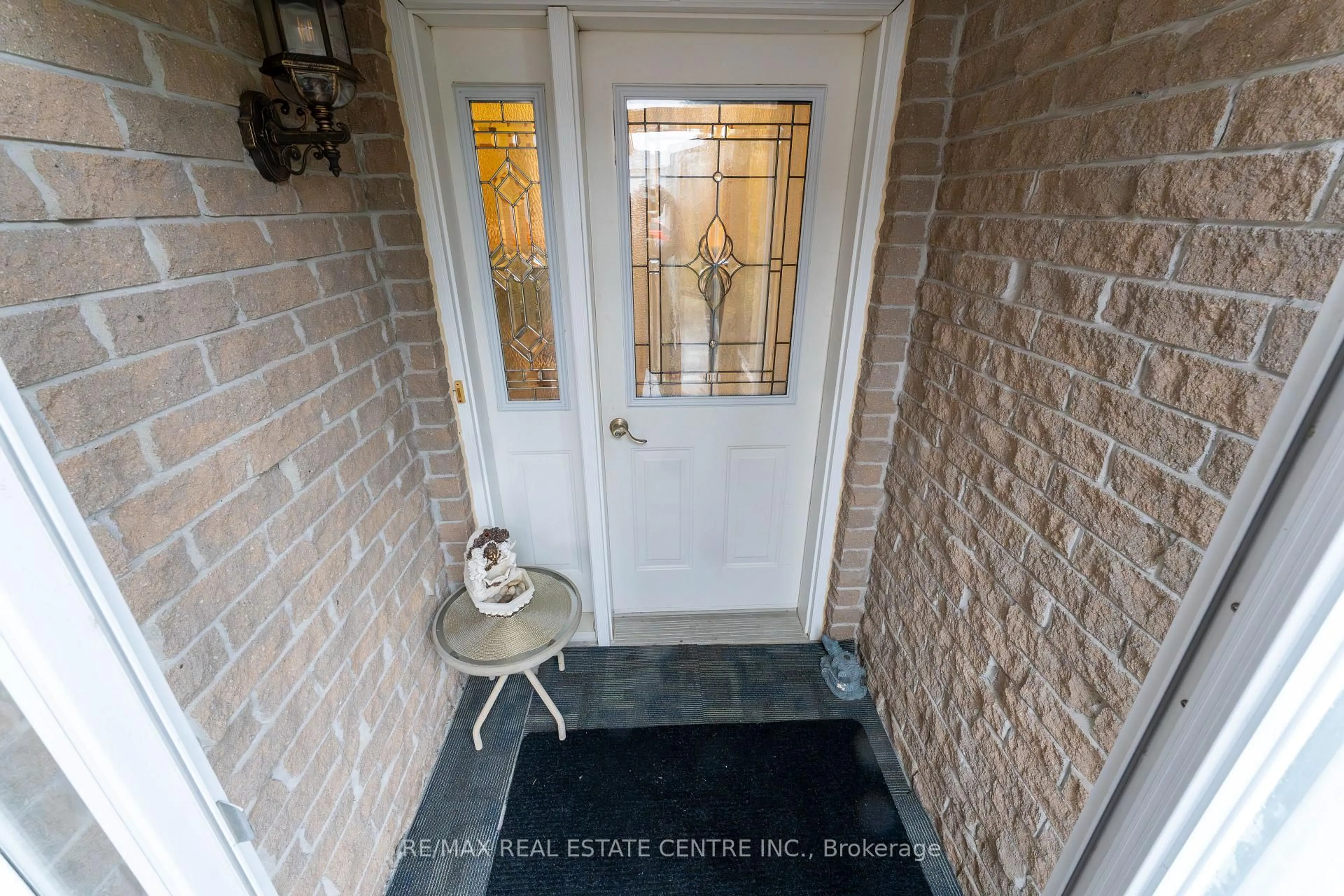 Indoor entryway for 21 Highpoint St, Southgate Ontario N0C 1B0