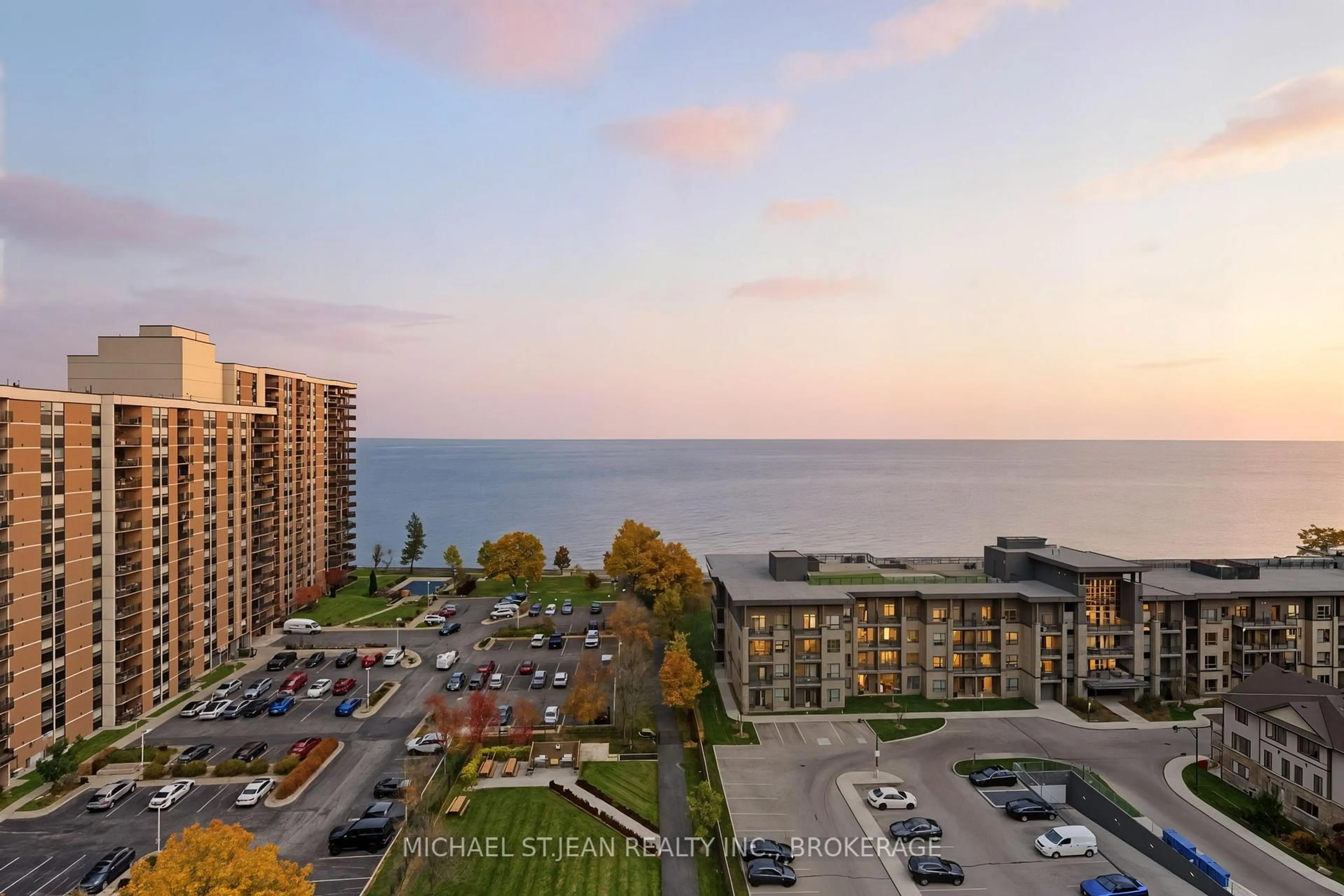 A pic from outside/outdoor area/front of a property/back of a property/a pic from drone, water/lake/river/ocean view for 301 Frances Ave #1503, Hamilton Ontario L8E 3W6