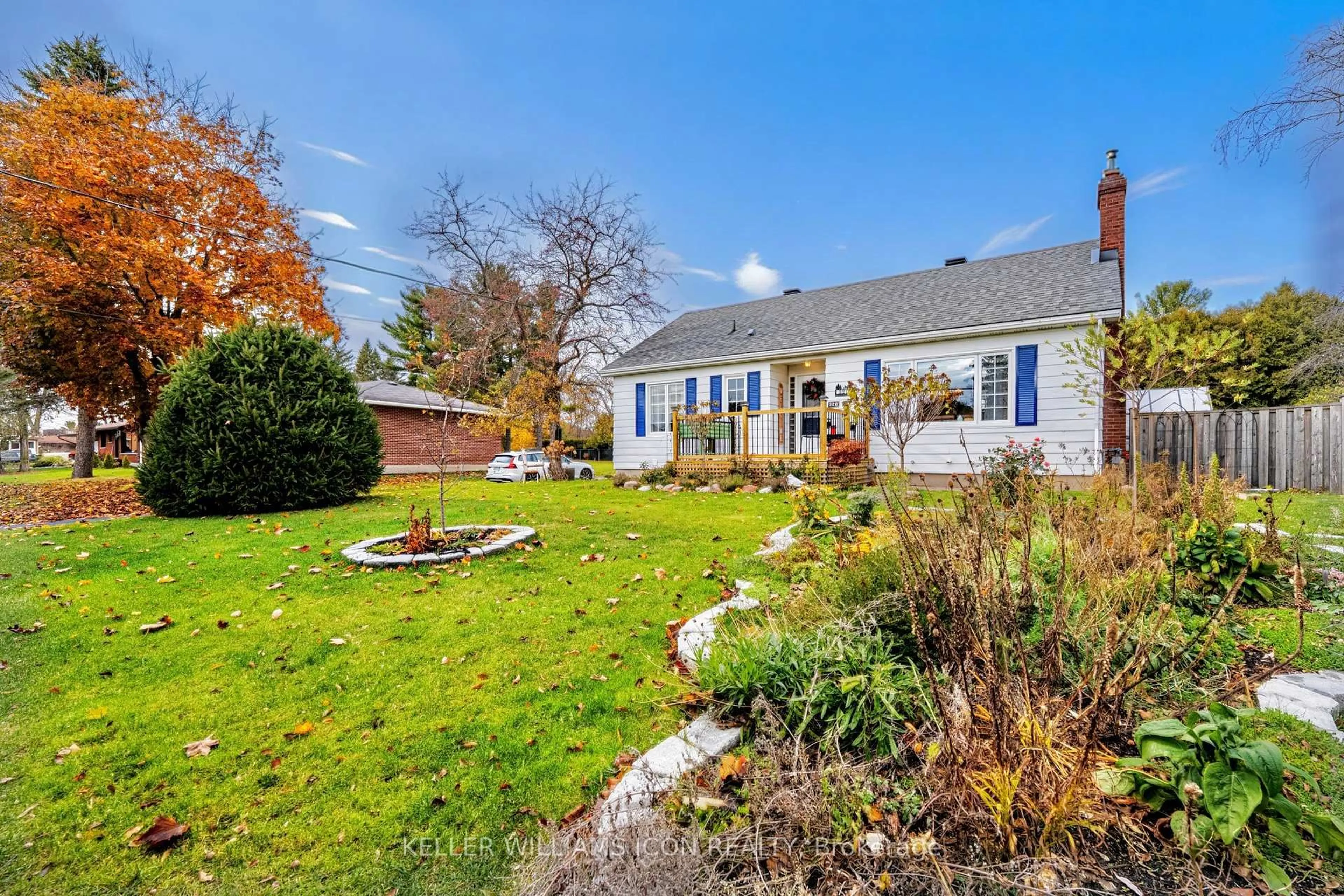 Unknown for 320 Donald B. Munro Dr, Carp Ontario K0A 1L0