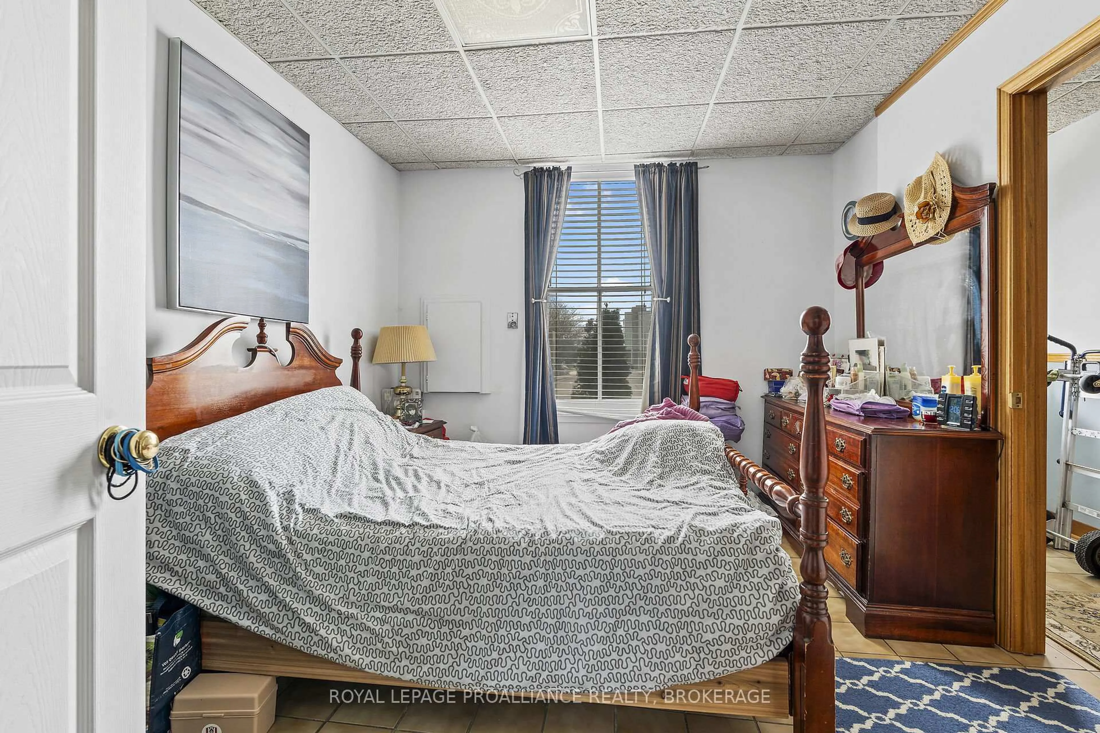 A pic of a room for 274 Wellington St, Kingston Ontario K7K 2Z1