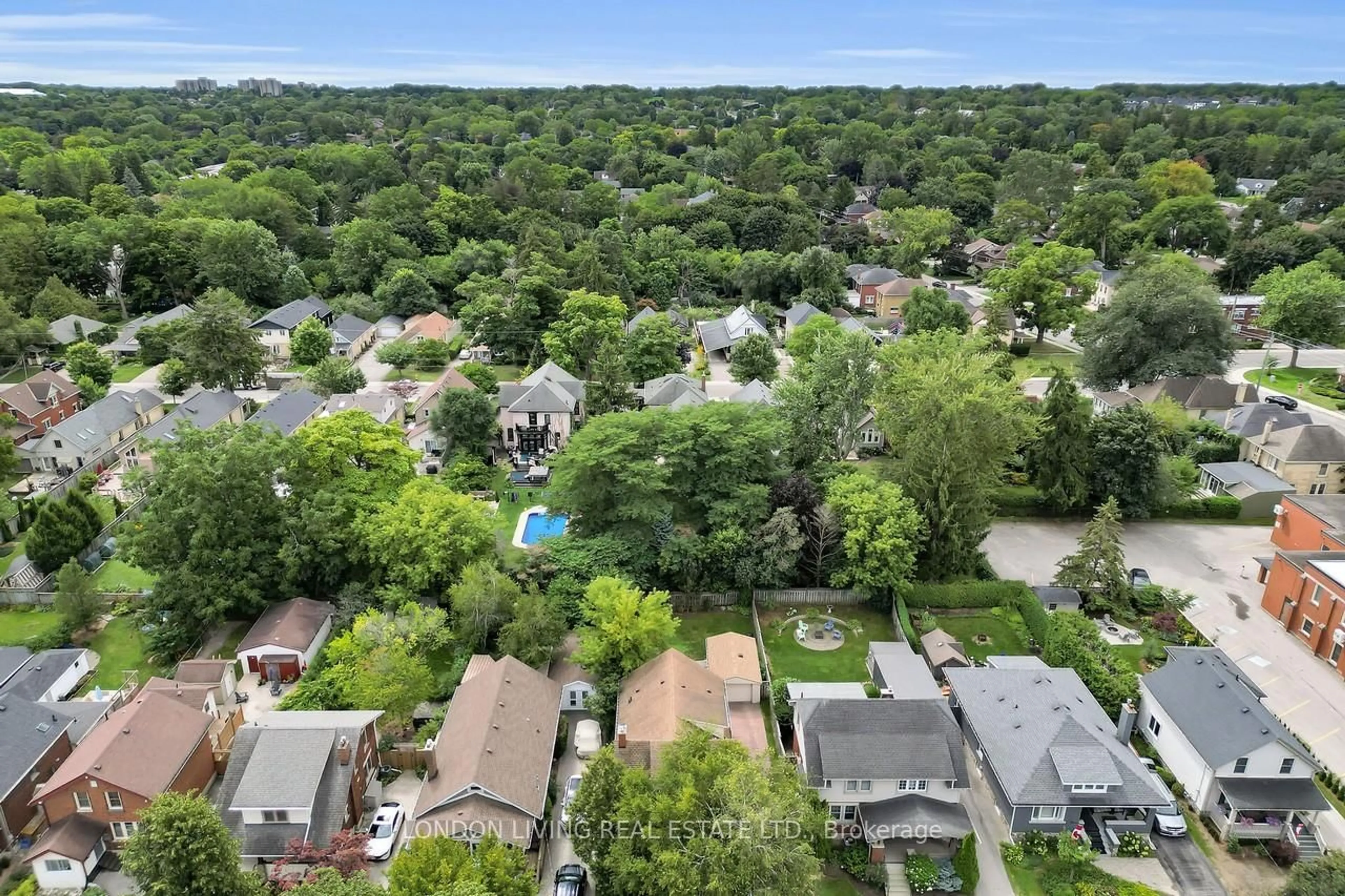 A pic from outside/outdoor area/front of a property/back of a property/a pic from drone, unknown for 111 Garfield Ave, London South Ontario N6C 2B7