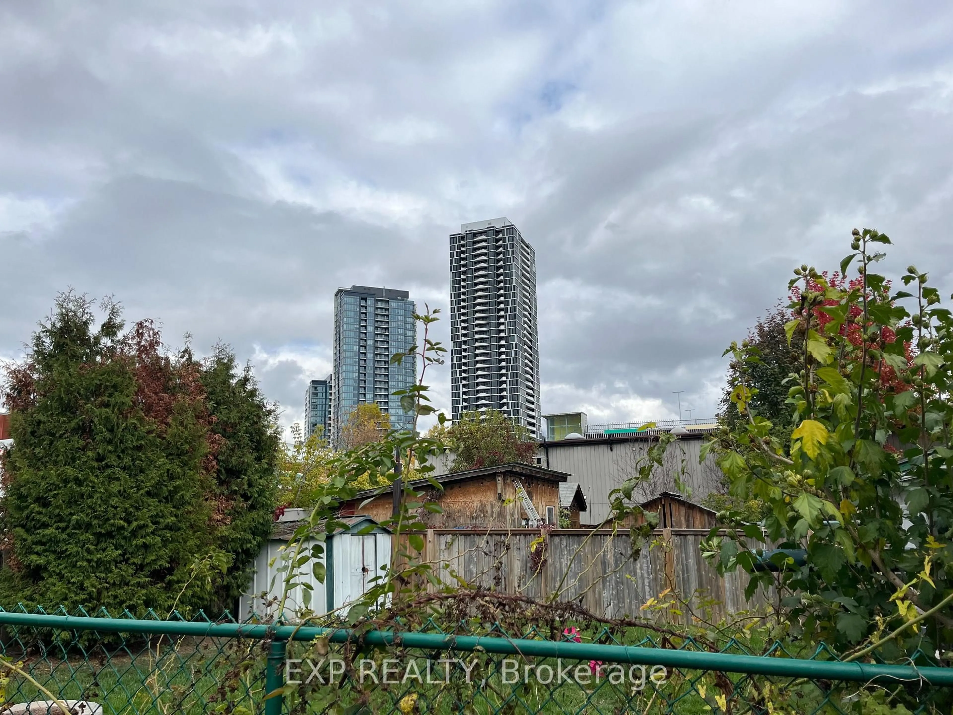 A pic from outside/outdoor area/front of a property/back of a property/a pic from drone, city buildings view from balcony for 30 Stewart St, Kitchener Ontario N2G 2E4