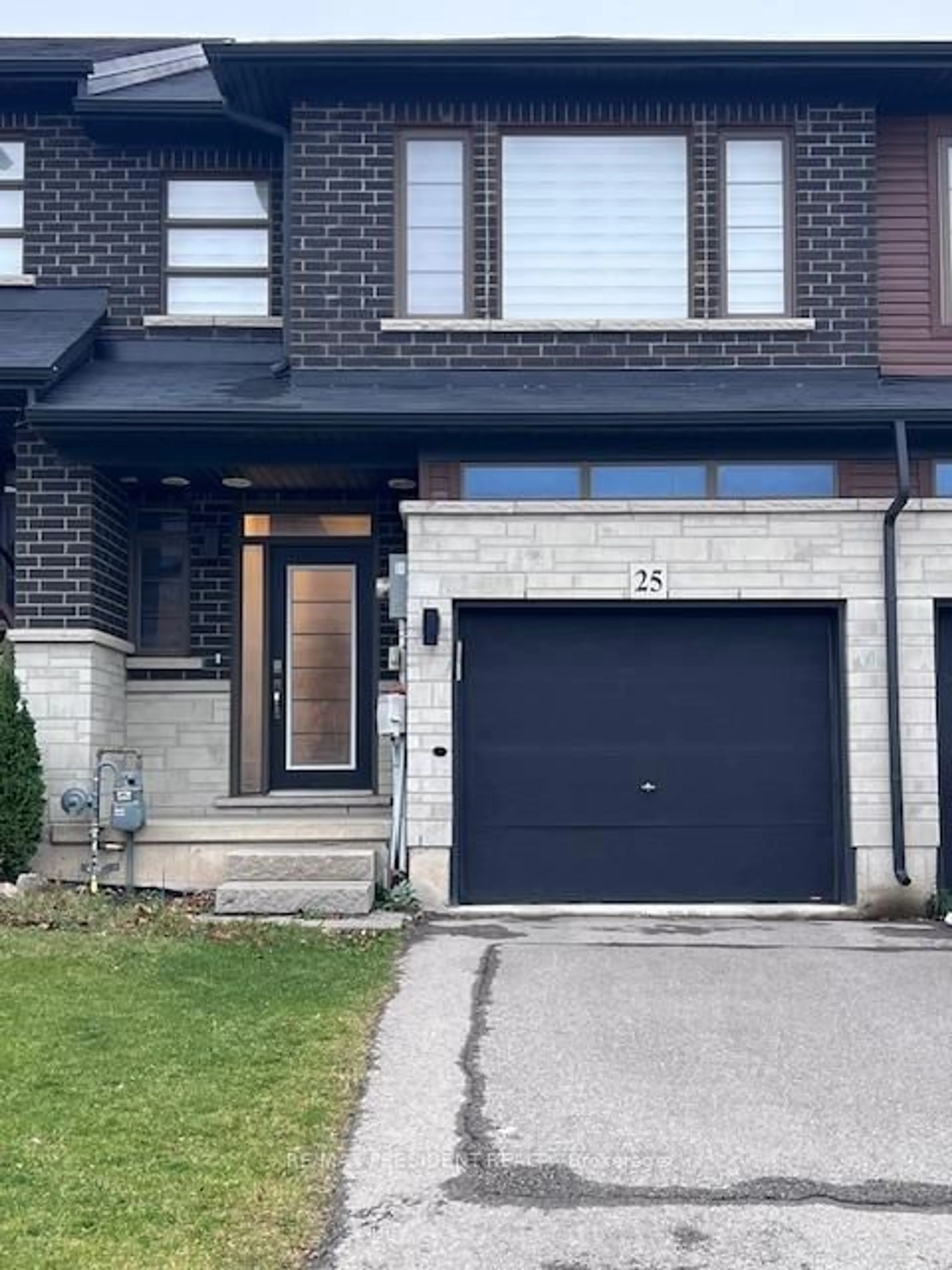 Home with brick exterior material, street for 25 Greenwich Ave, Hamilton Ontario L8J 0L5