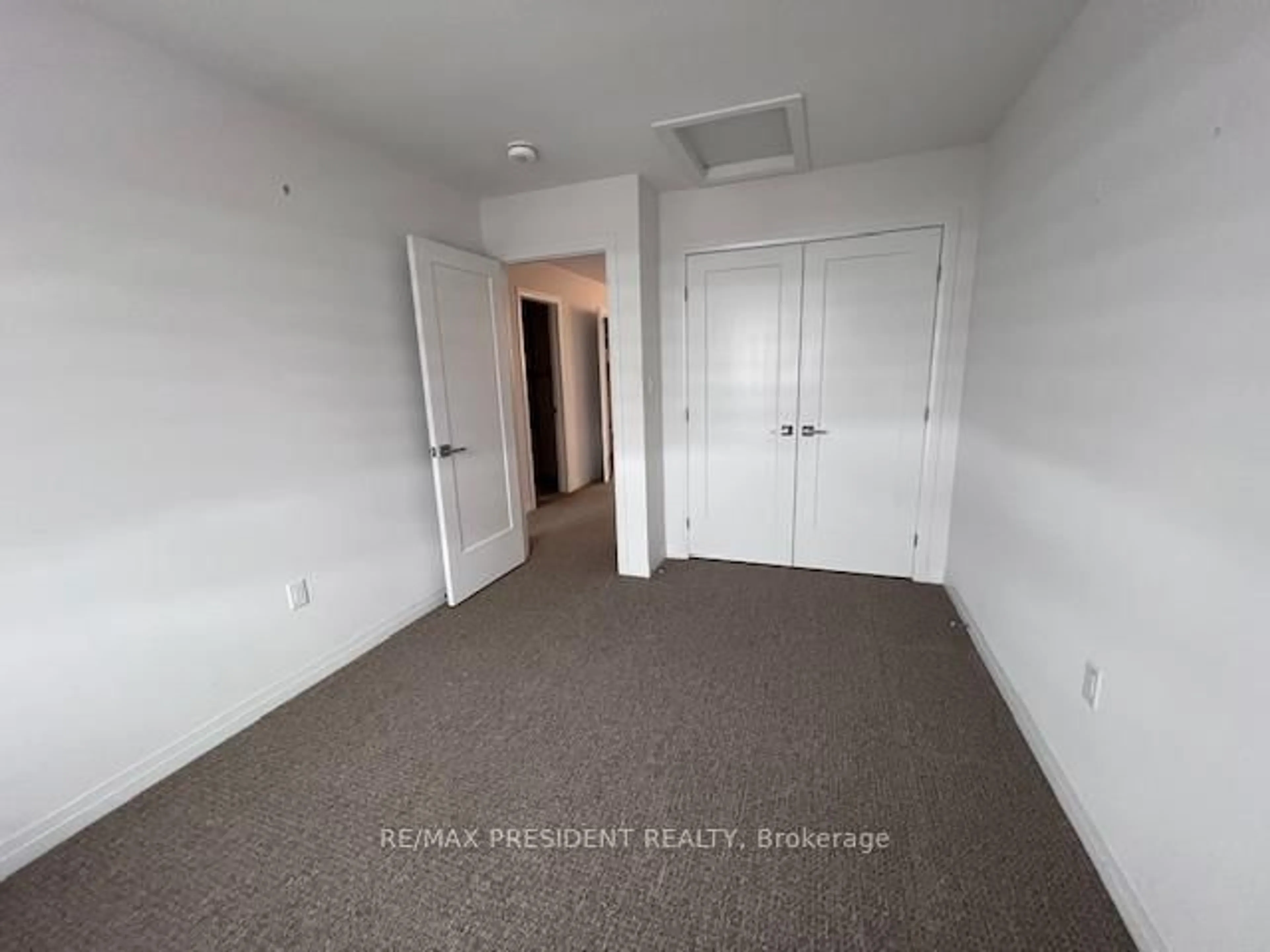 A pic of a room for 25 Greenwich Ave, Hamilton Ontario L8J 0L5