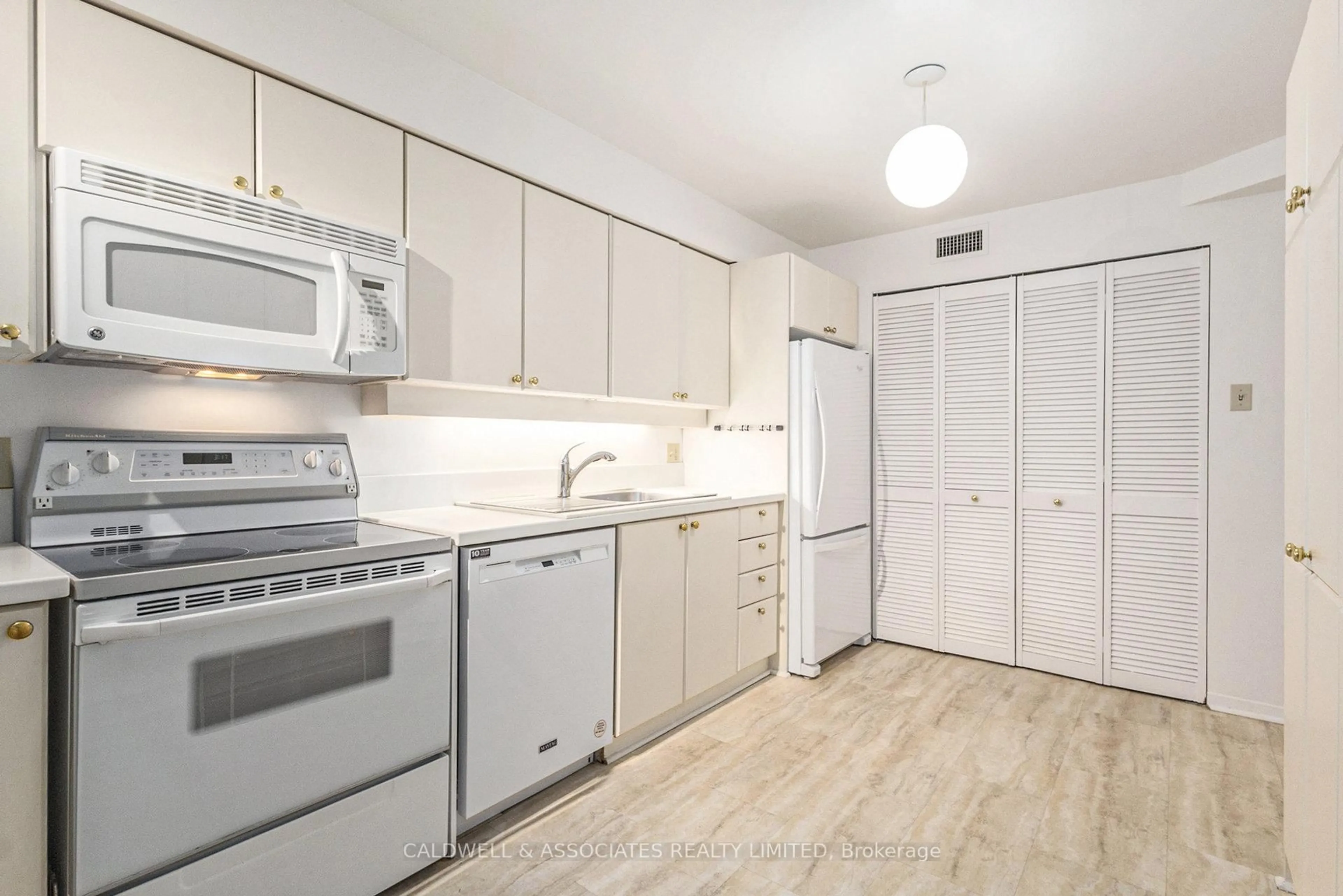 Standard kitchen, unknown for 140 Rideau Terr #1, Ottawa Ontario K1M 0Z2