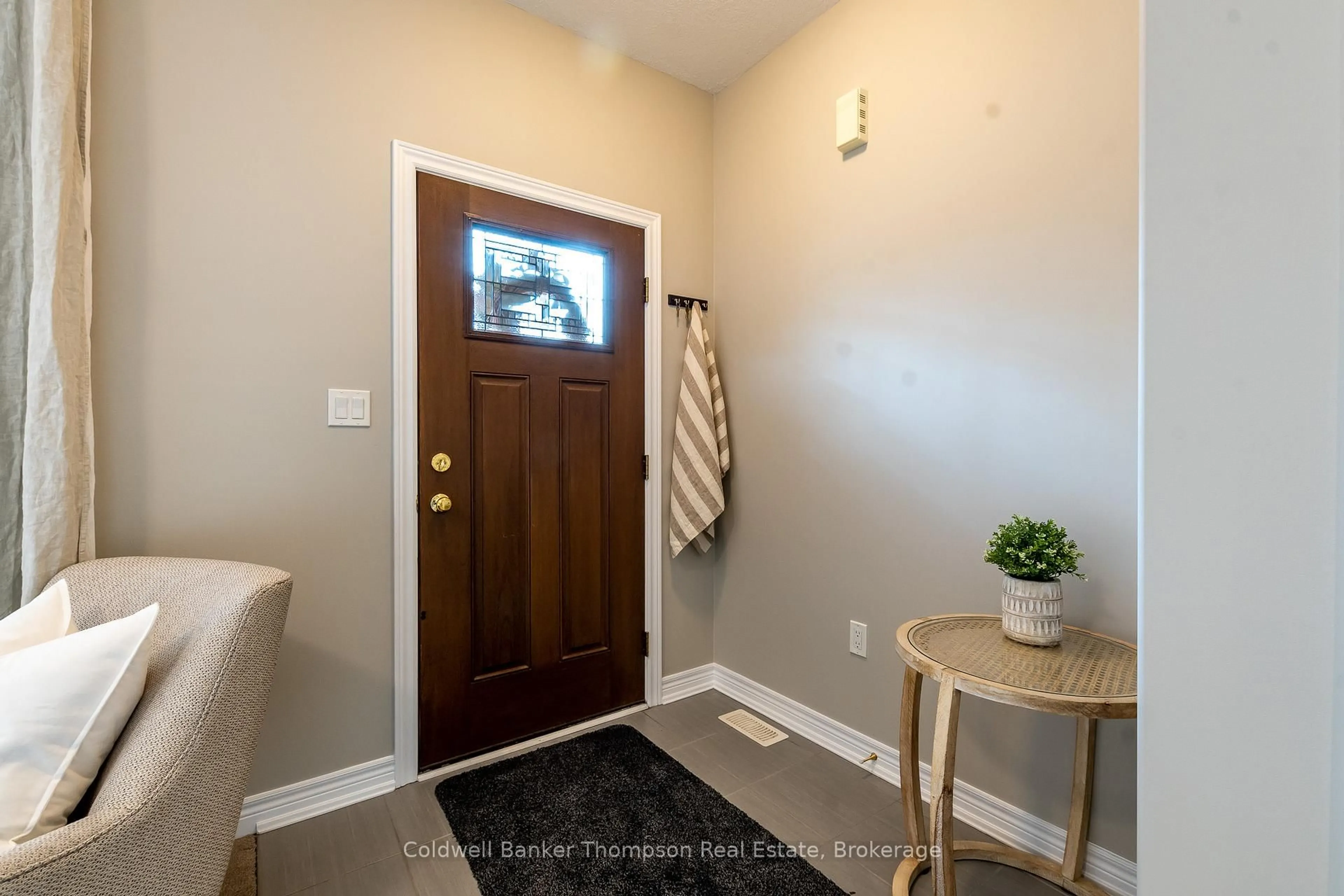 Indoor entryway for 27 Serenity Place Cres, Huntsville Ontario P1H 0C4
