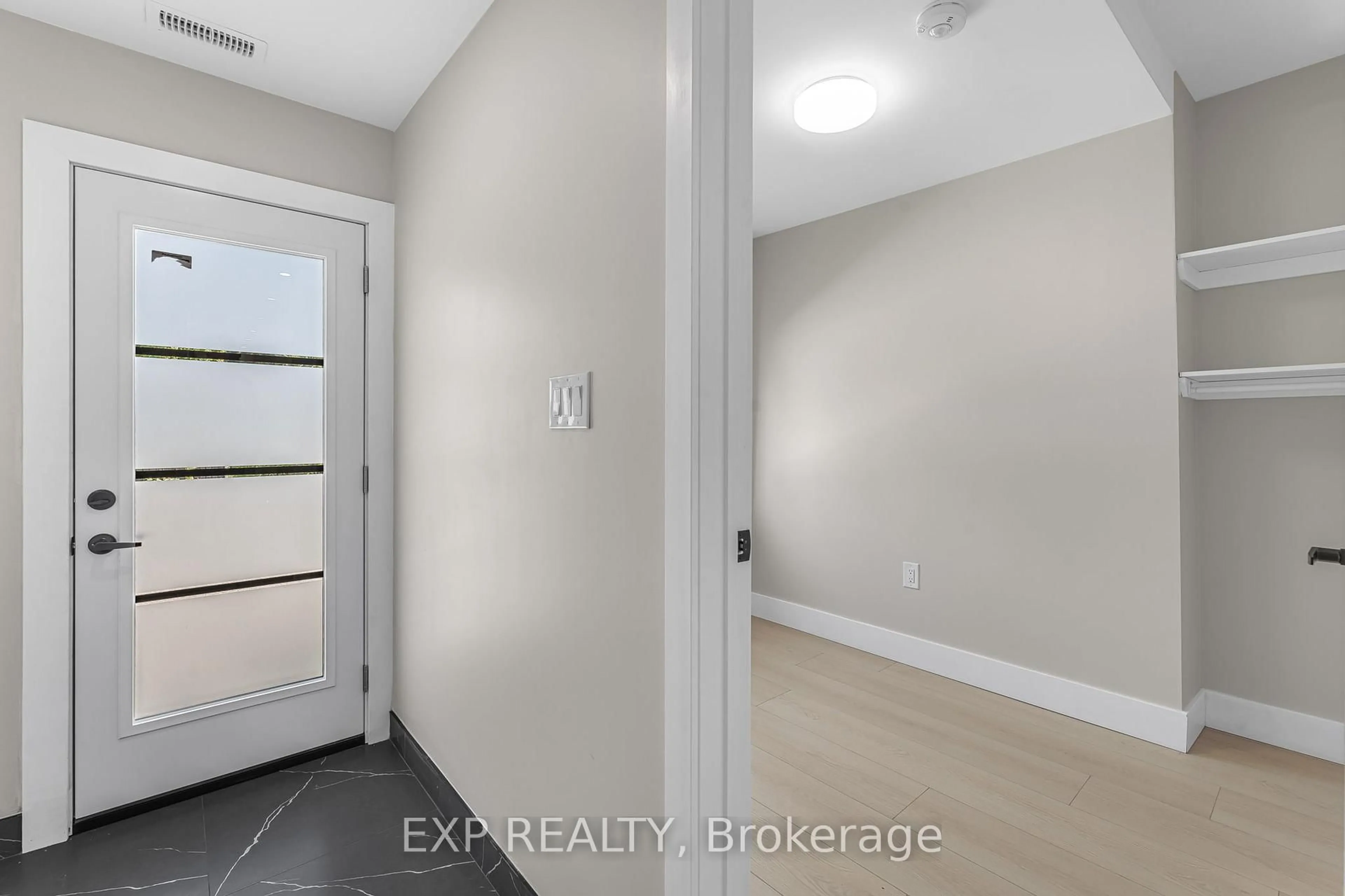 Indoor entryway for 56 East 34th St, Hamilton Ontario L8V 3W3