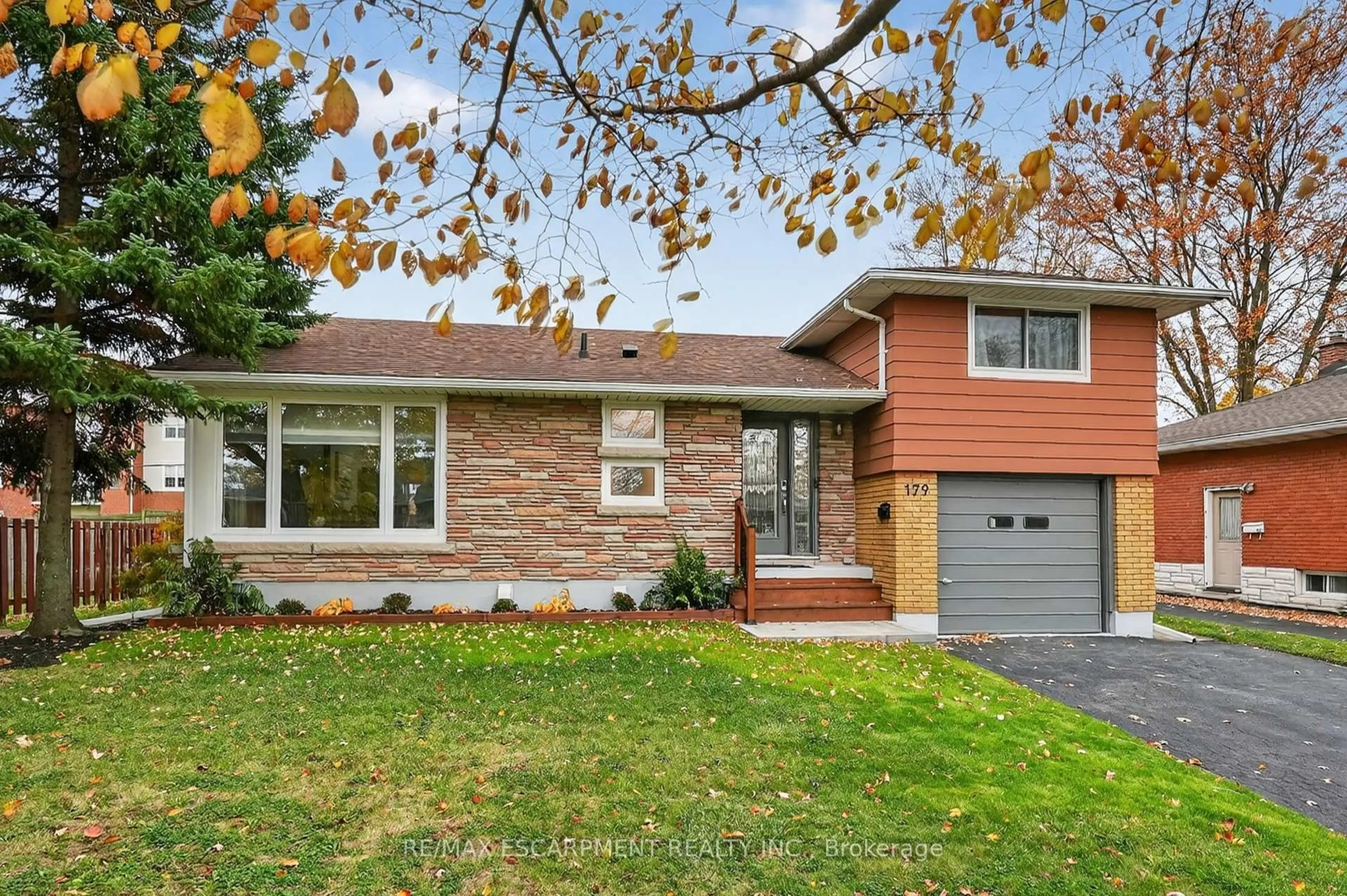 Home with brick exterior material, street for 179 Price Ave, Welland Ontario L3C 3Y7