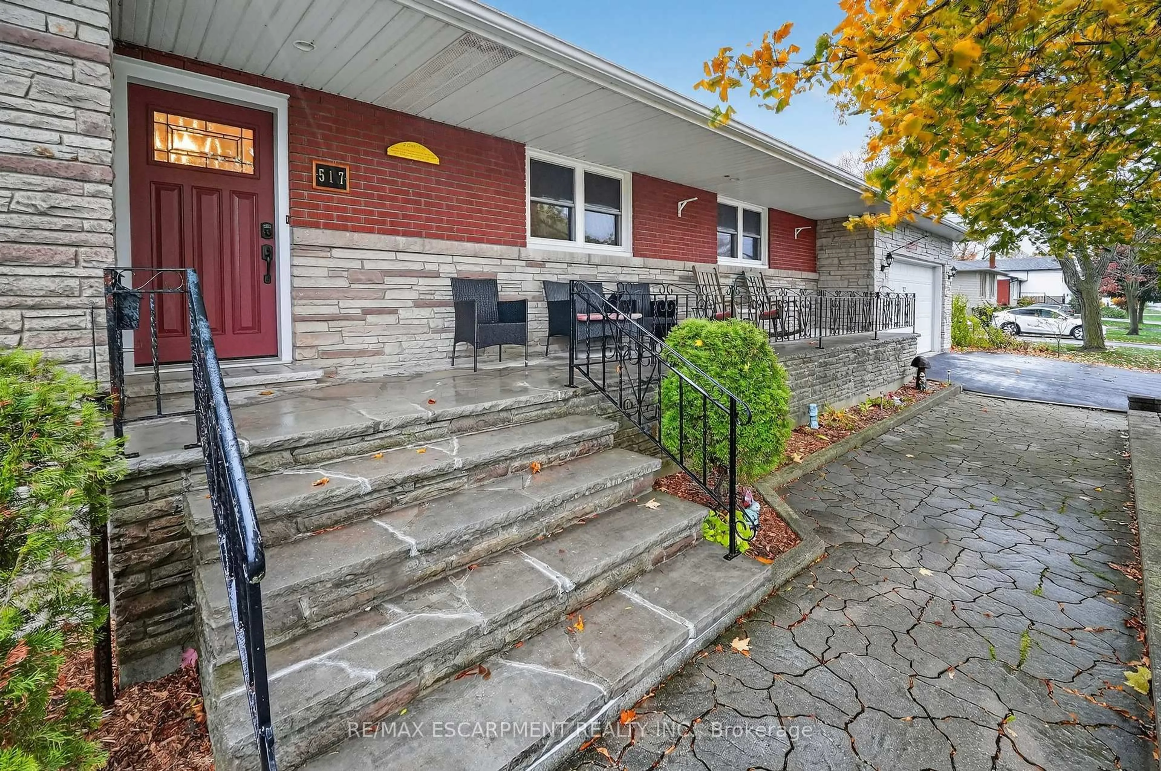 Patio, street for 517 Stanley St, Port Colborne Ontario L3K 3A9