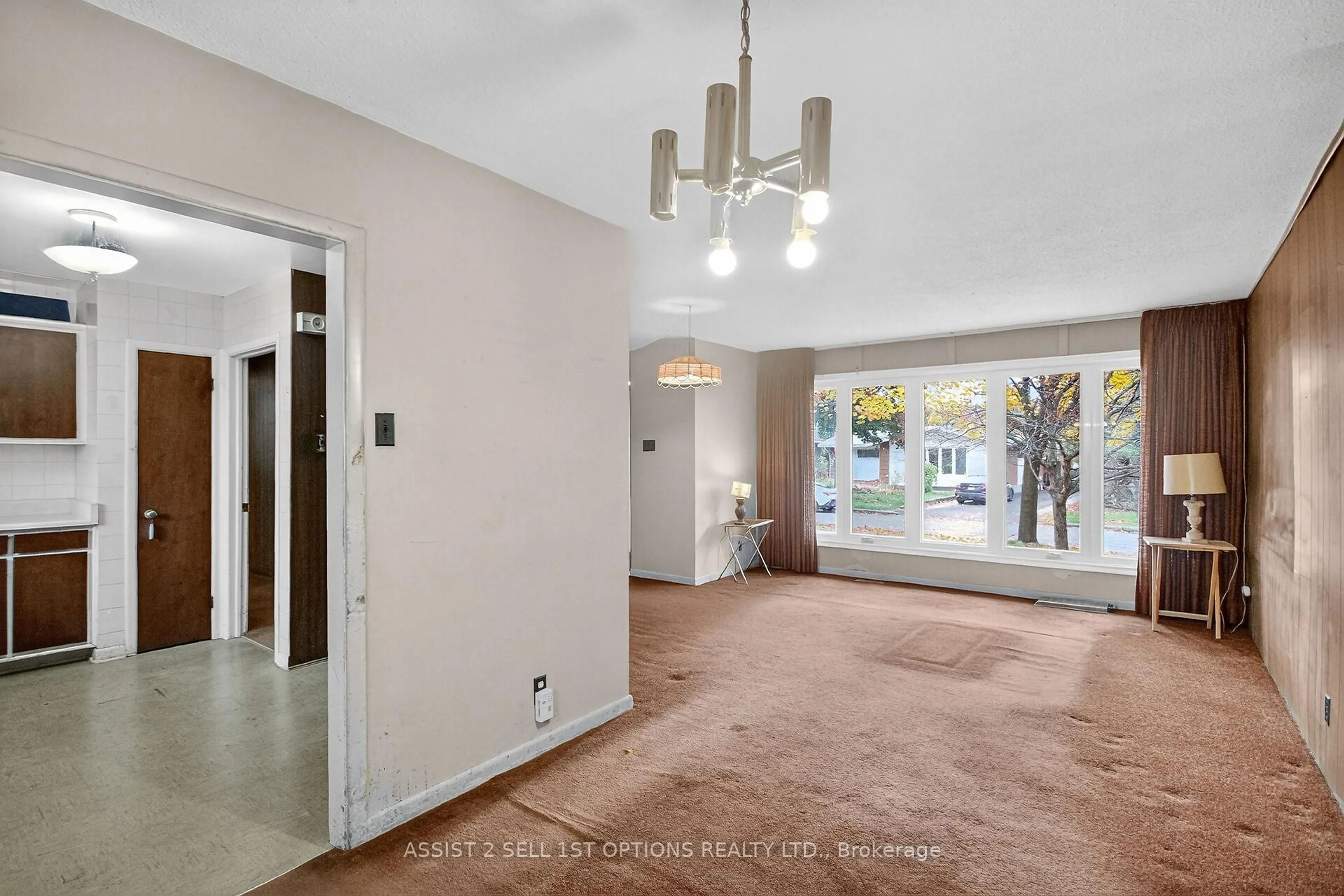 Indoor entryway for 2096 Kingsley Rd, Ottawa Ontario K2C 2X5