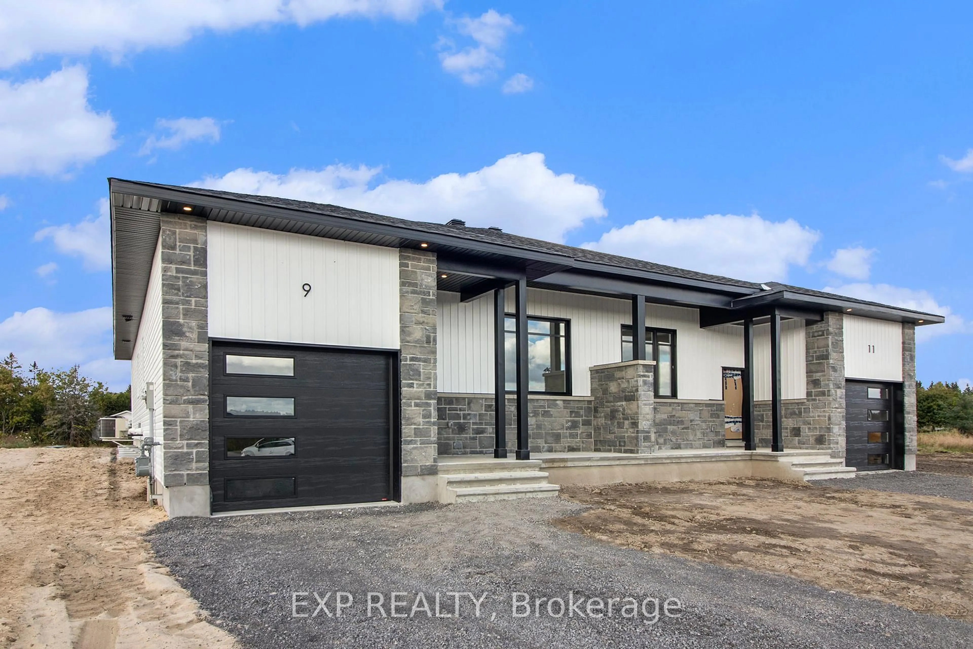 Home with brick exterior material, building for 773 Lacroix Rd, Clarence-Rockland Ontario K0A 2A0
