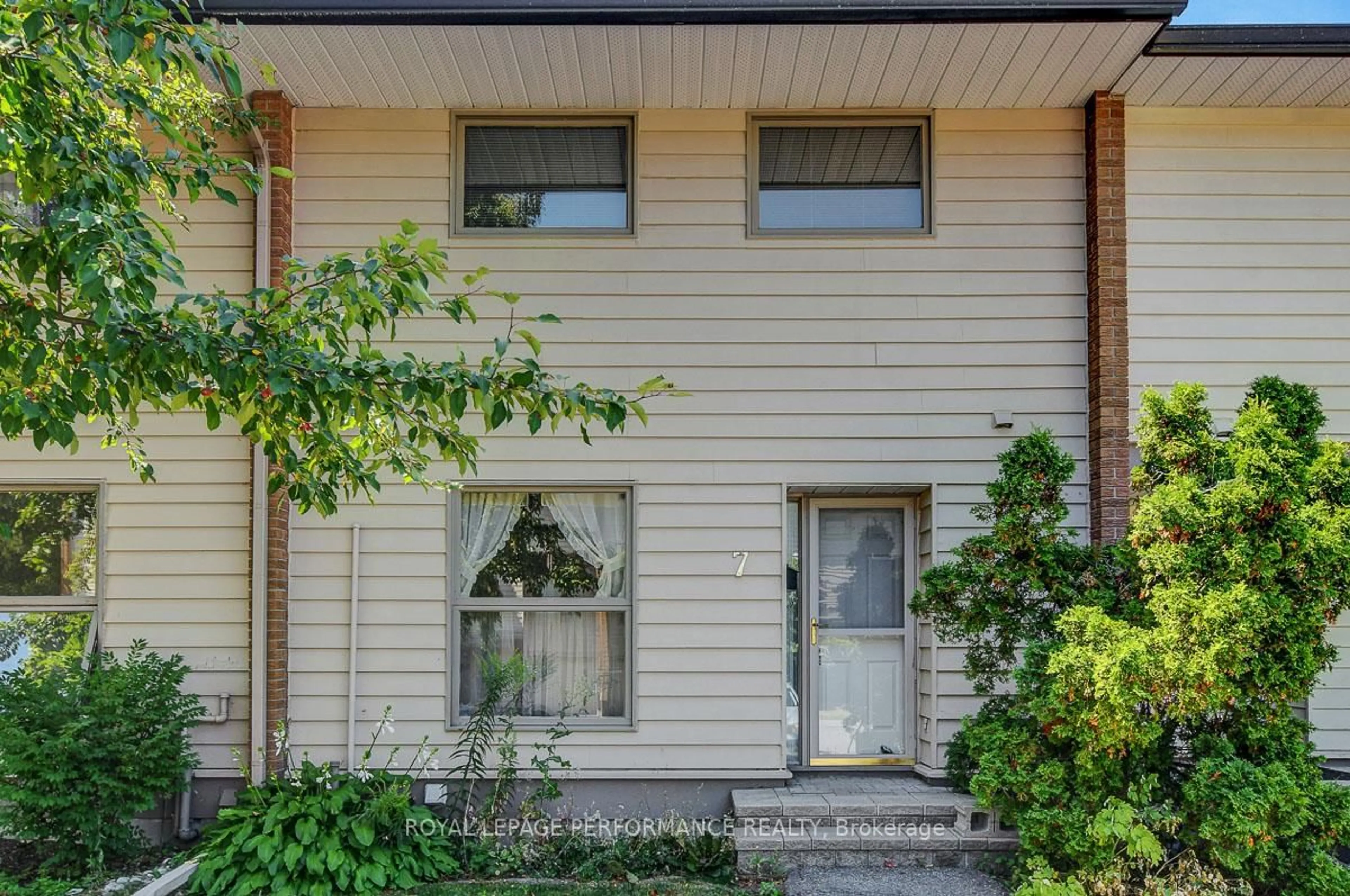 Unknown for 7 Carmichael Crt, Ottawa Ontario K2K 1K1