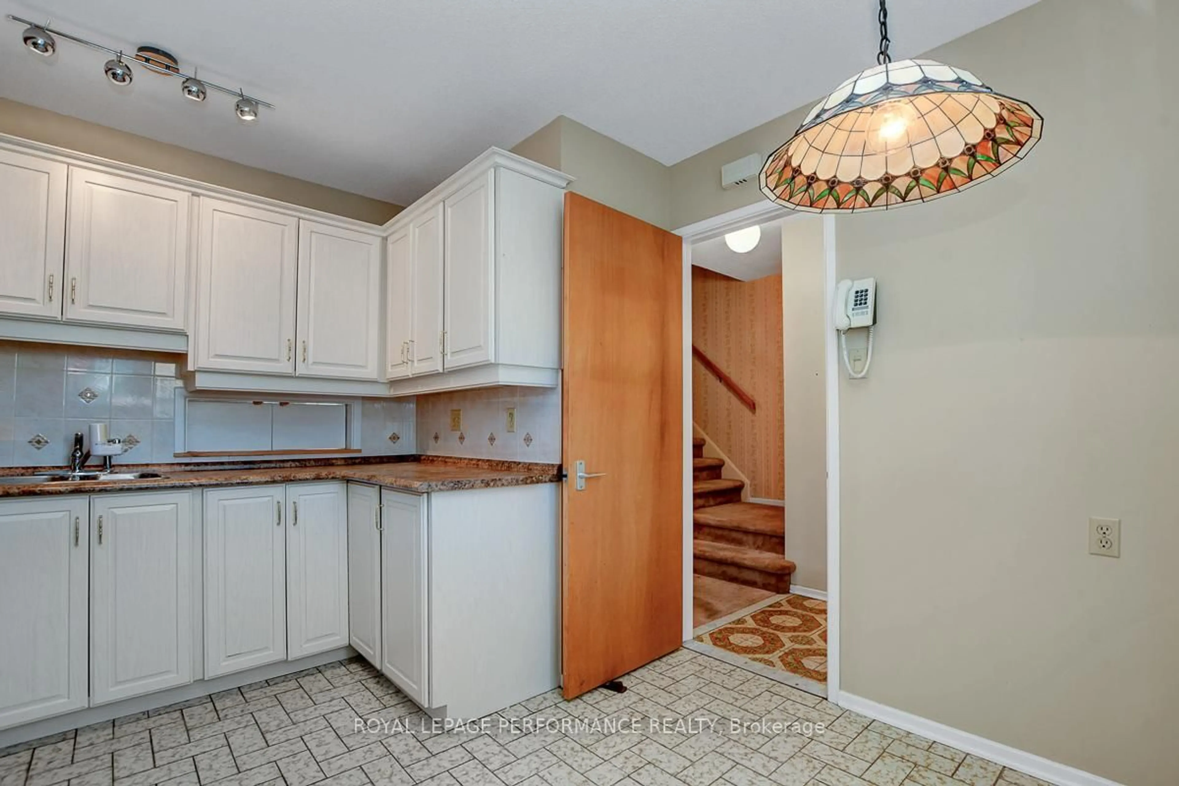 Unknown for 7 Carmichael Crt, Ottawa Ontario K2K 1K1