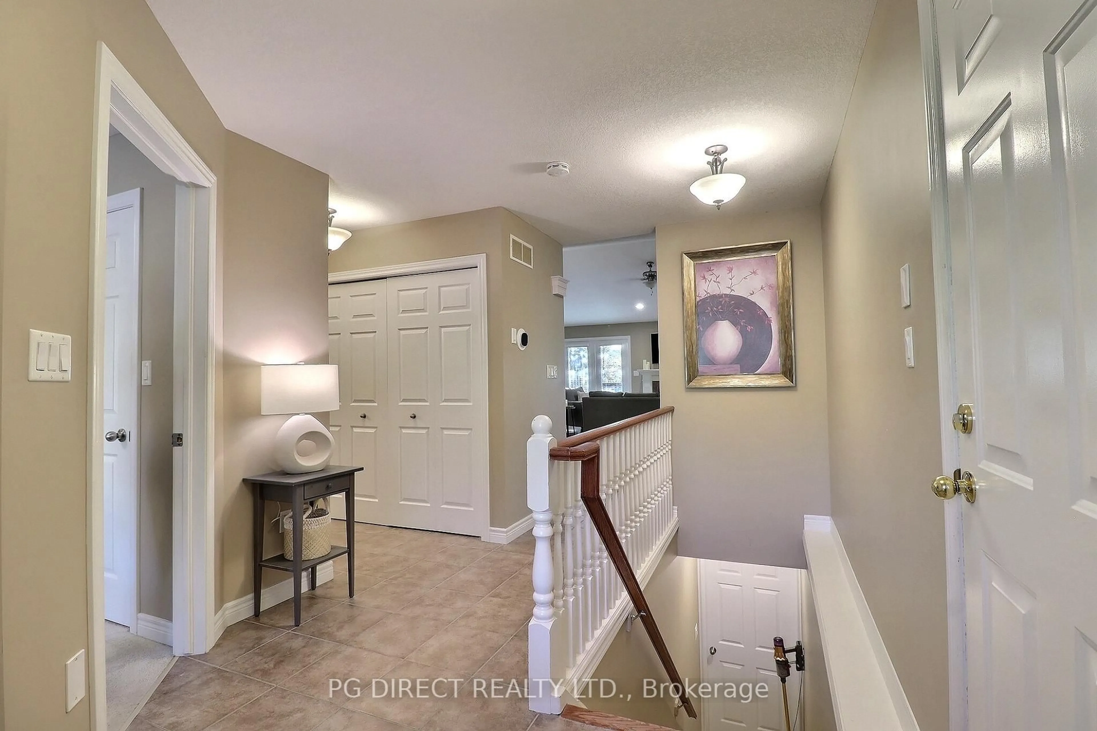 Indoor entryway for 4067 Colonel Talbot Rd #11, London South Ontario N6P 1V9