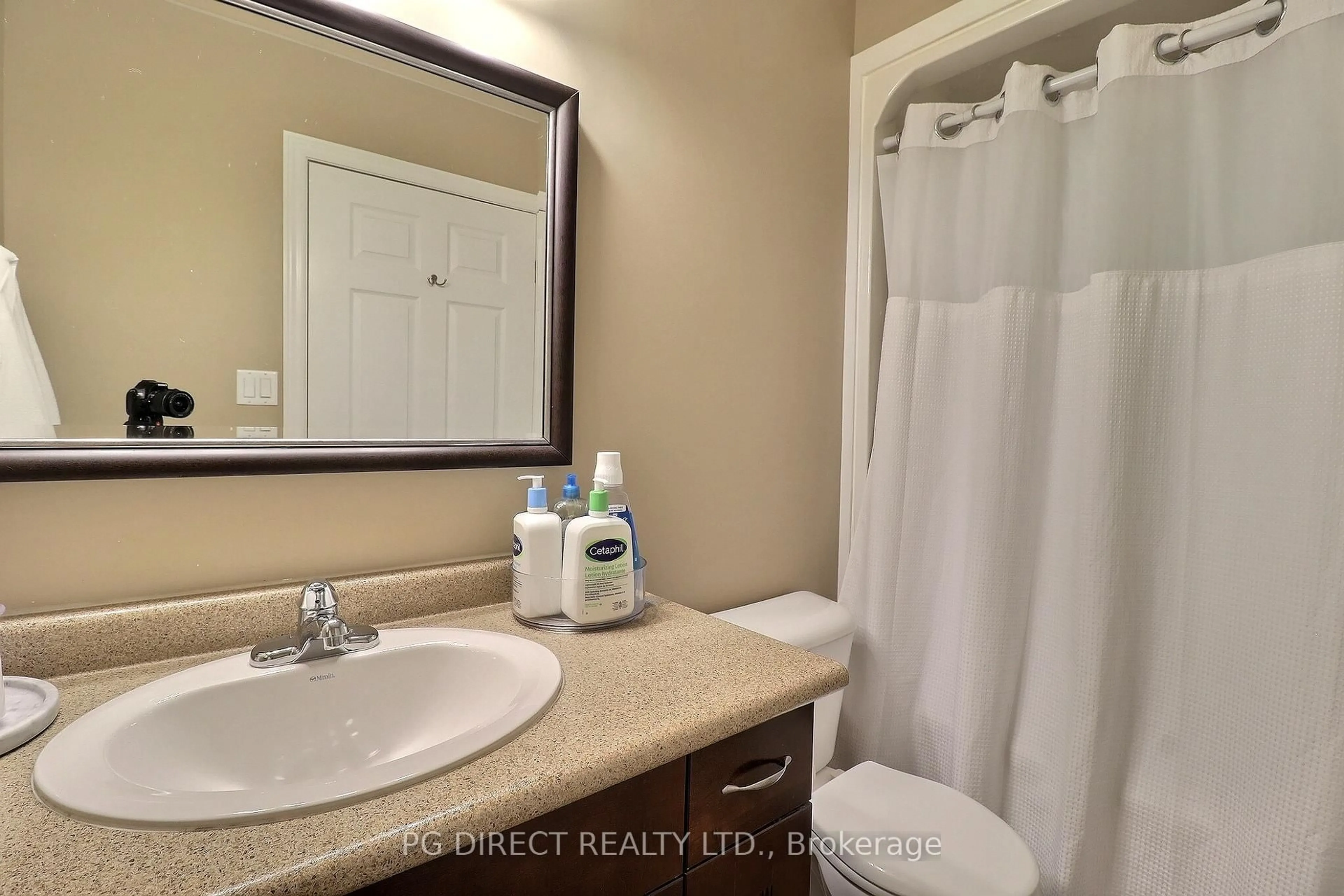 Standard bathroom, ceramic/tile floor for 4067 Colonel Talbot Rd #11, London South Ontario N6P 1V9