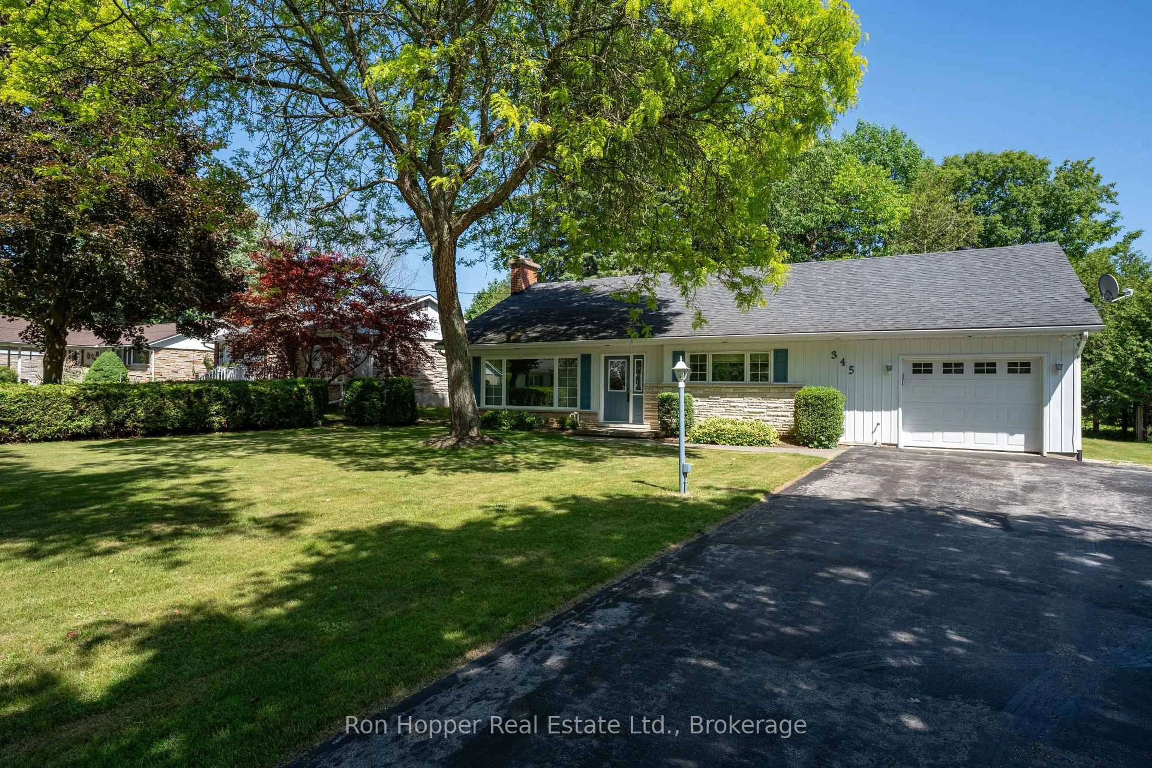 A pic from outside/outdoor area/front of a property/back of a property/a pic from drone, street for 345 6th Ave, Owen Sound Ontario N4K 2T7